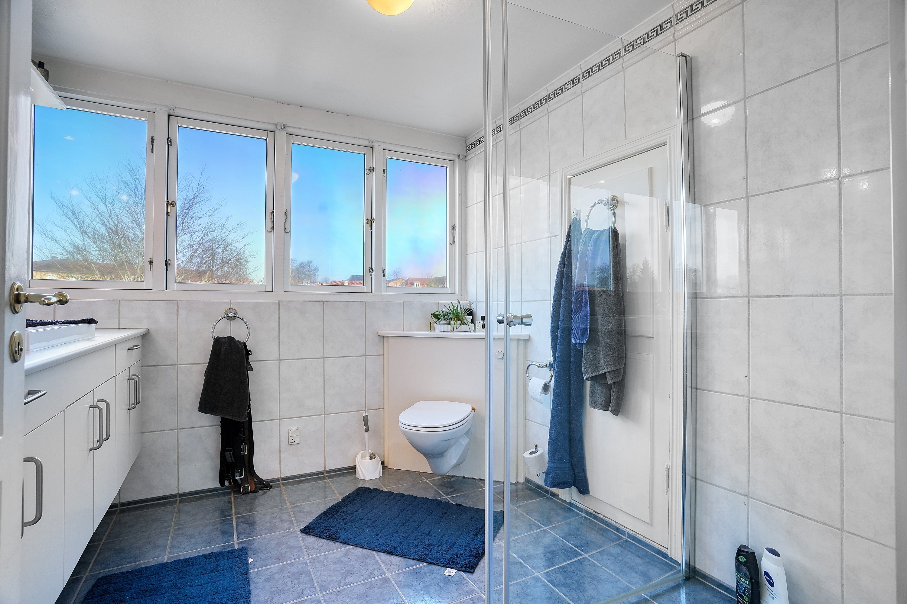 Fremhævet badeværelse billede i fuldskærmstilstand. Billede af Københavnsvej 37, 3400 Hillerød