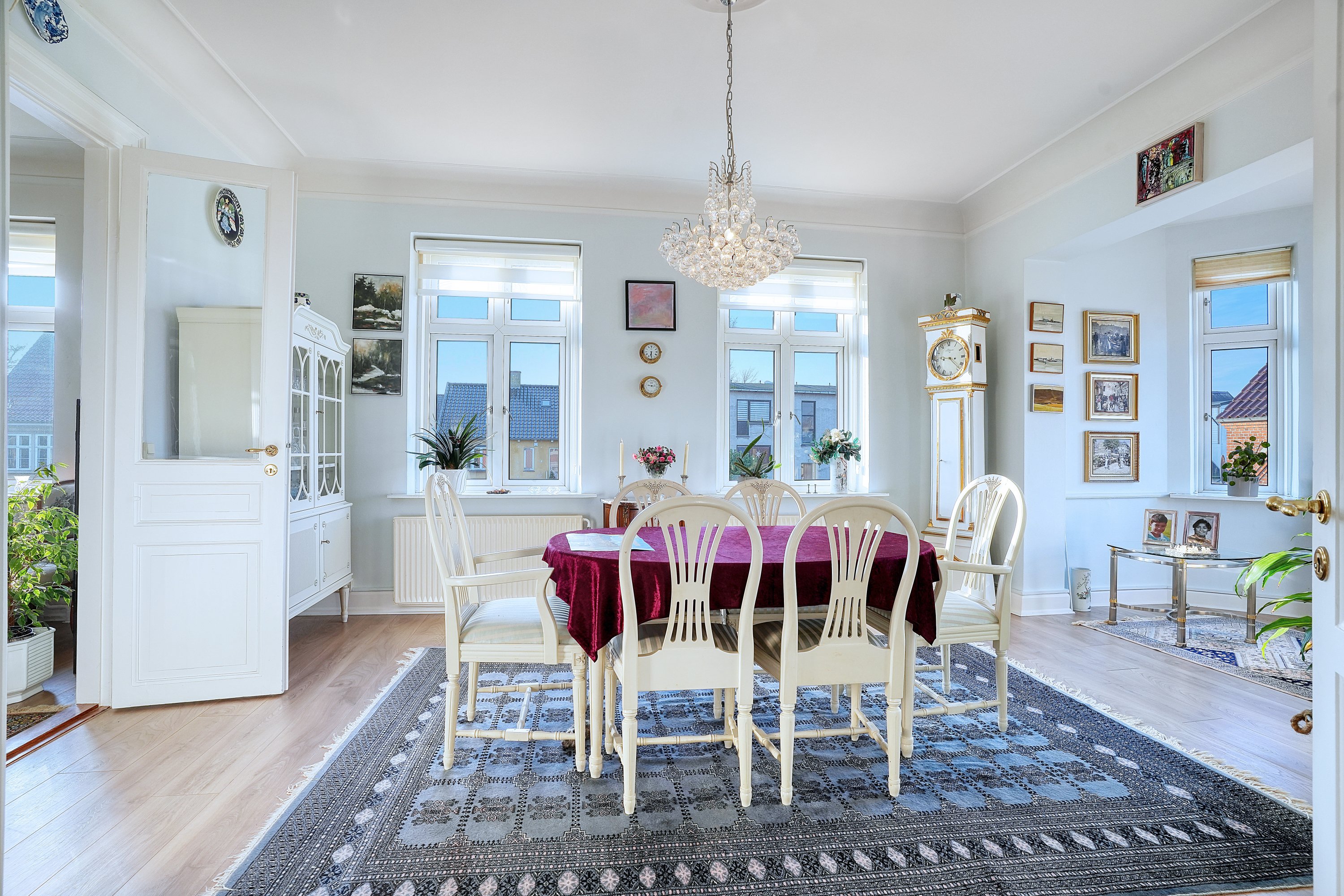 Fremhævet spisestue billede i fuldskærmstilstand. Billede af Københavnsvej 37, 3400 Hillerød