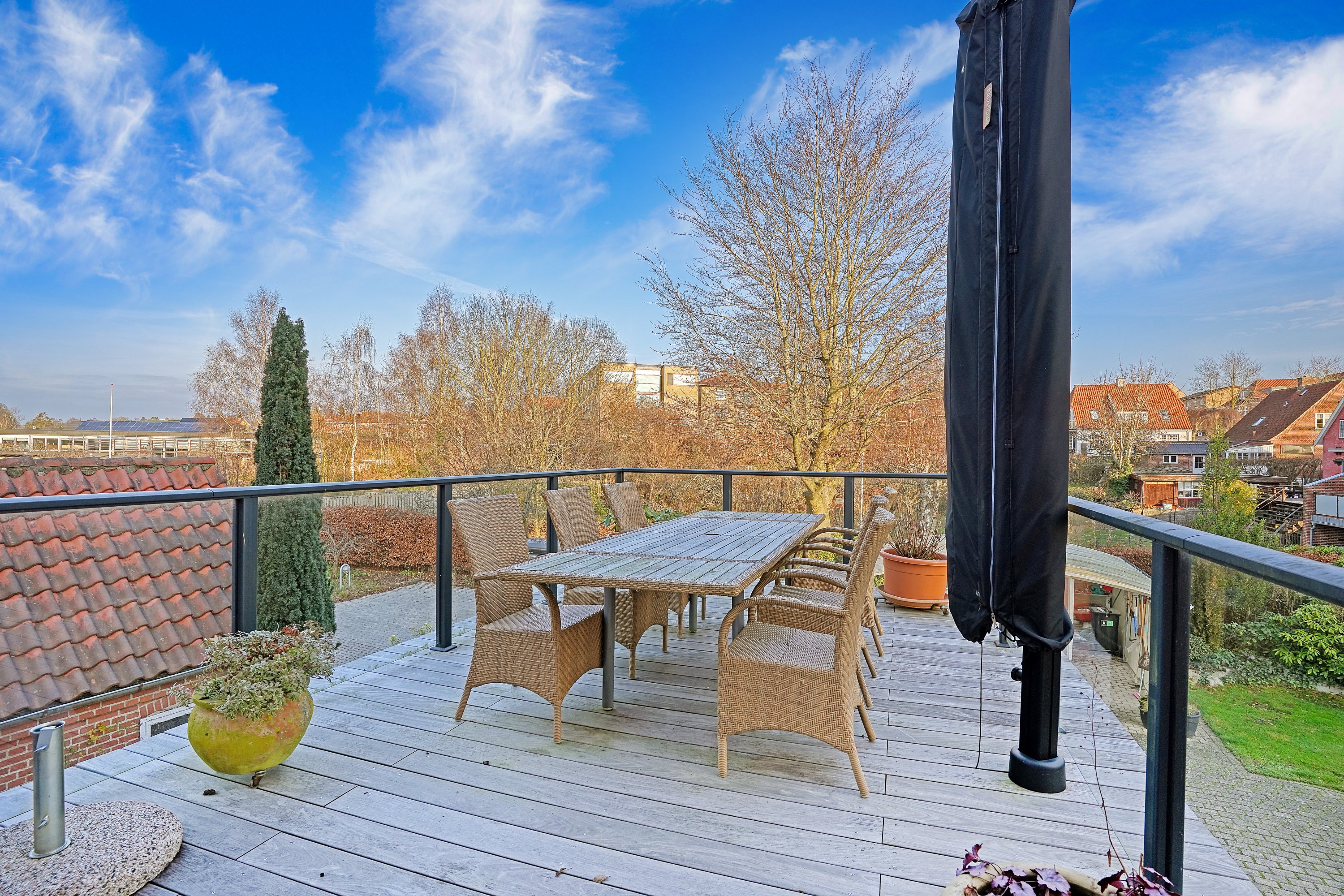 Fremhævet terrasse billede i fuldskærmstilstand. Billede af Københavnsvej 37, 3400 Hillerød