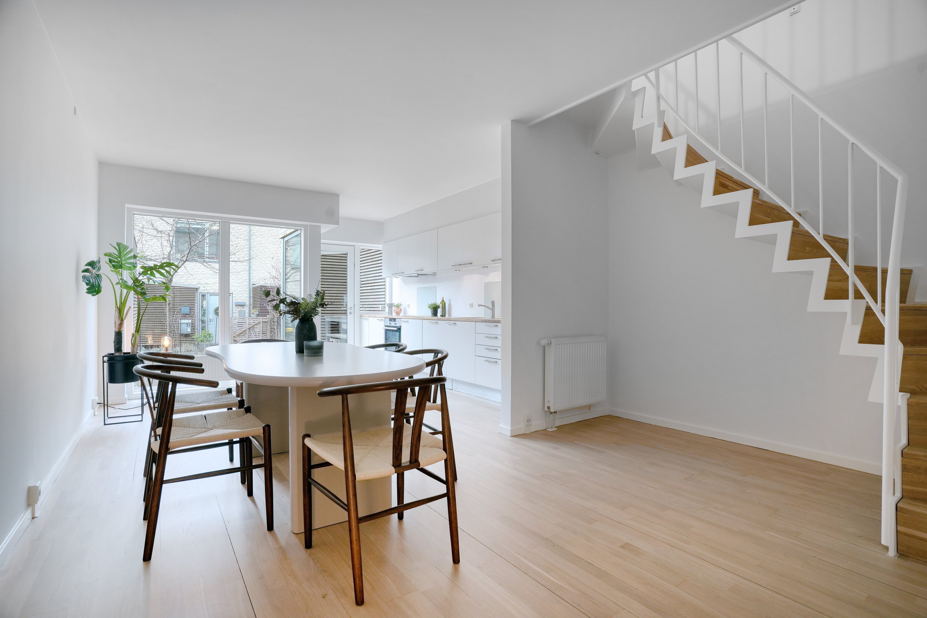 Miniaturebillede 1: spisestue. Billede af Poul Reumerts Vej 9, 2500 Valby