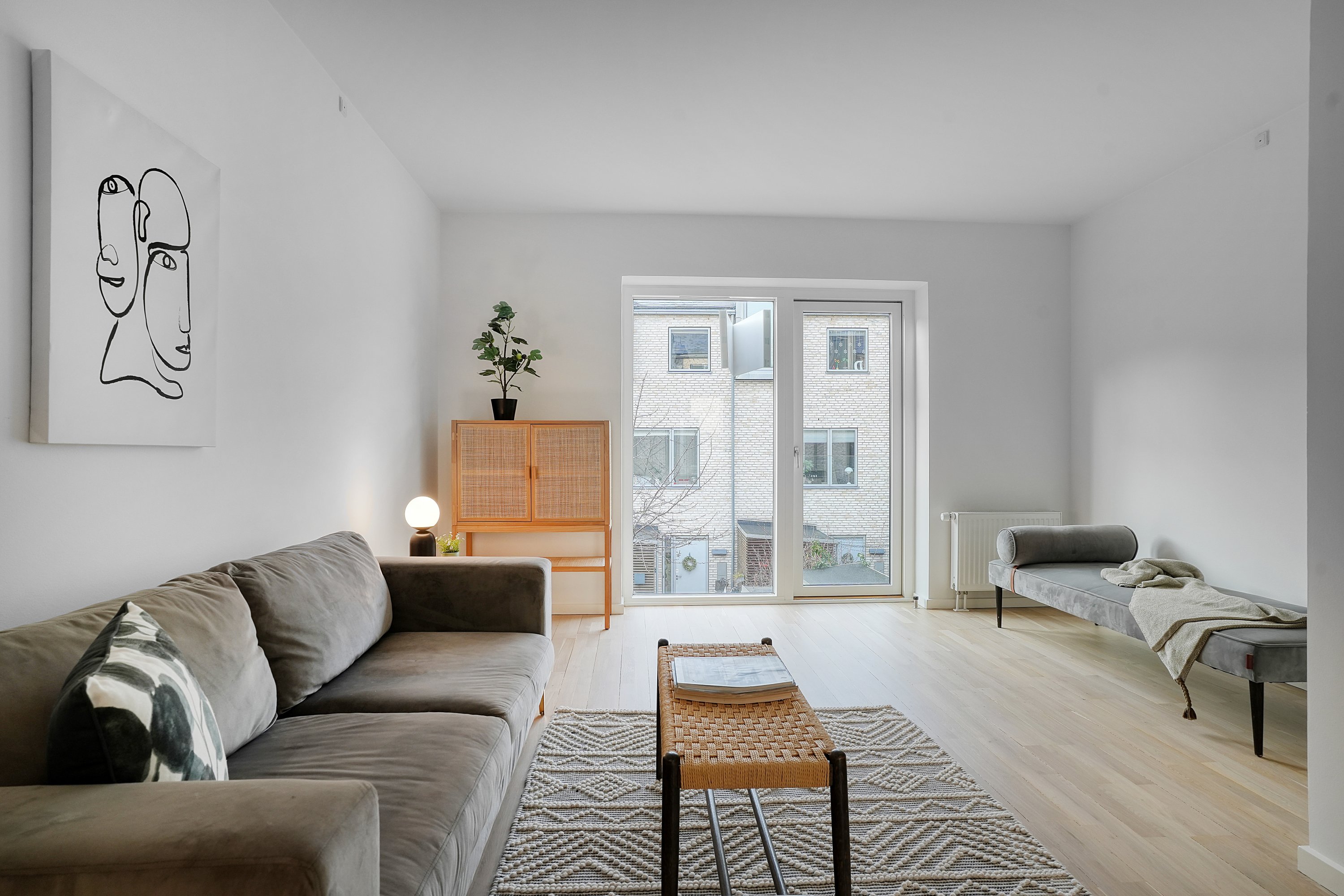 Fremhævet stue billede i fuldskærmstilstand. Billede af Poul Reumerts Vej 9, 2500 Valby