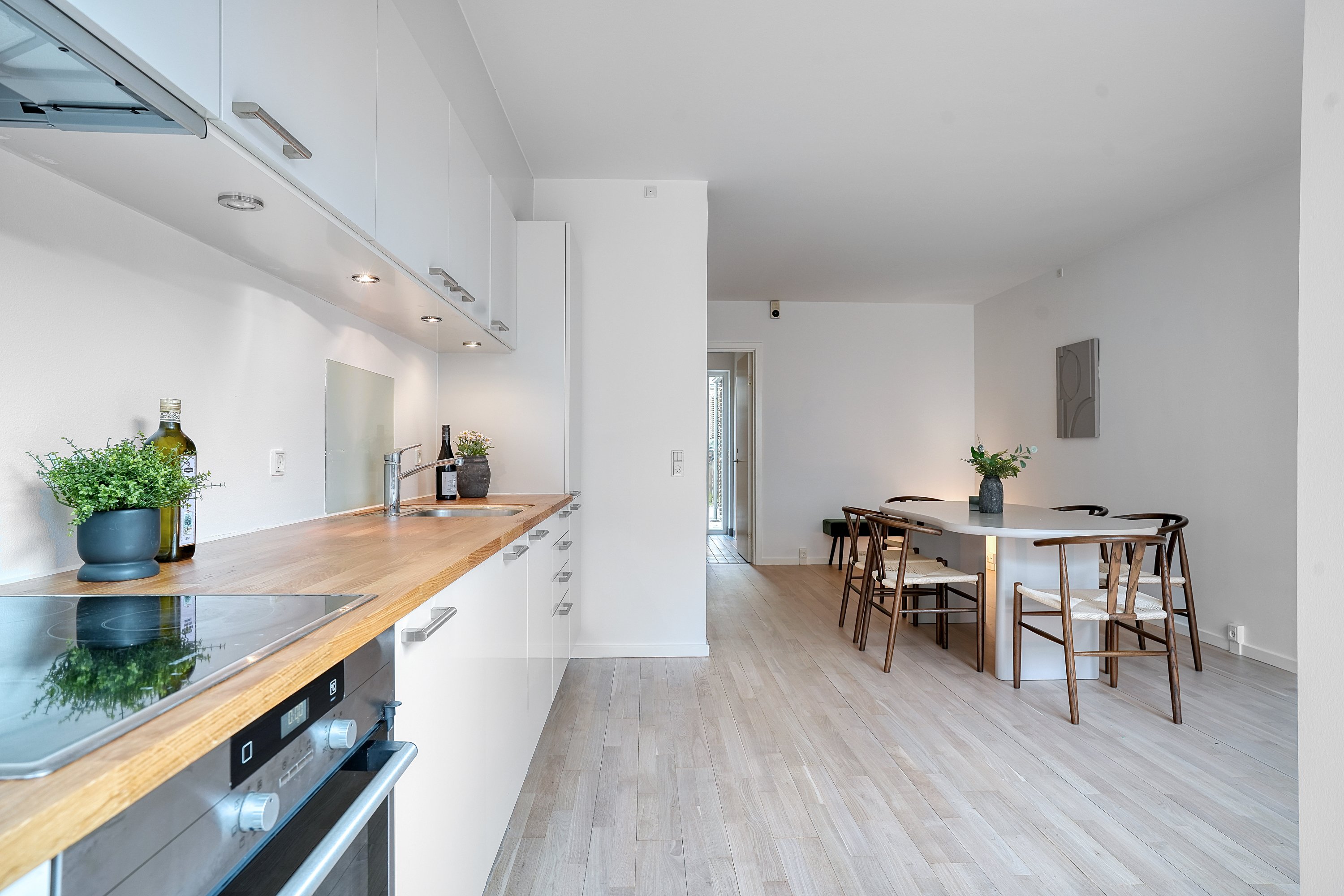 Fremhævet køkken billede i fuldskærmstilstand. Billede af Poul Reumerts Vej 9, 2500 Valby