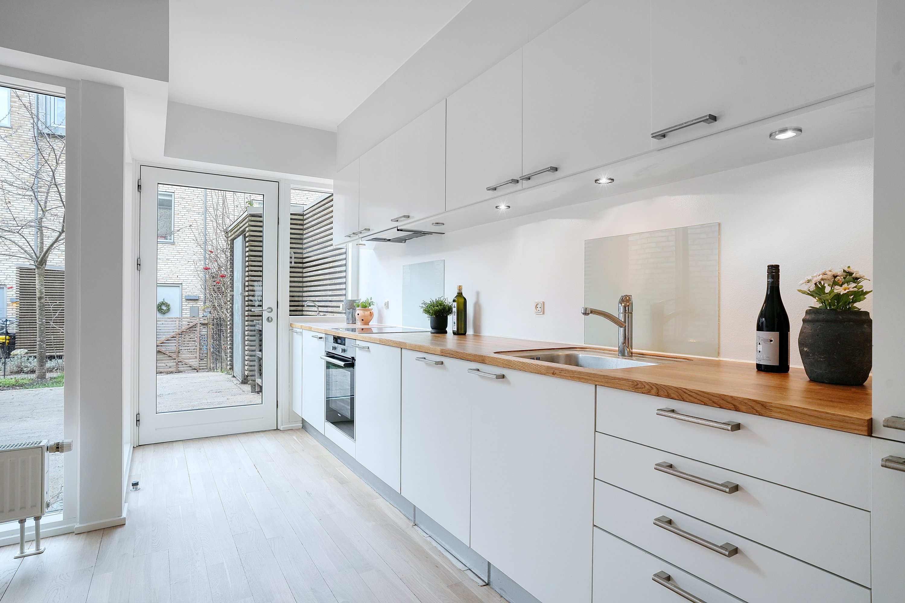 Fremhævet køkken billede i fuldskærmstilstand. Billede af Poul Reumerts Vej 9, 2500 Valby