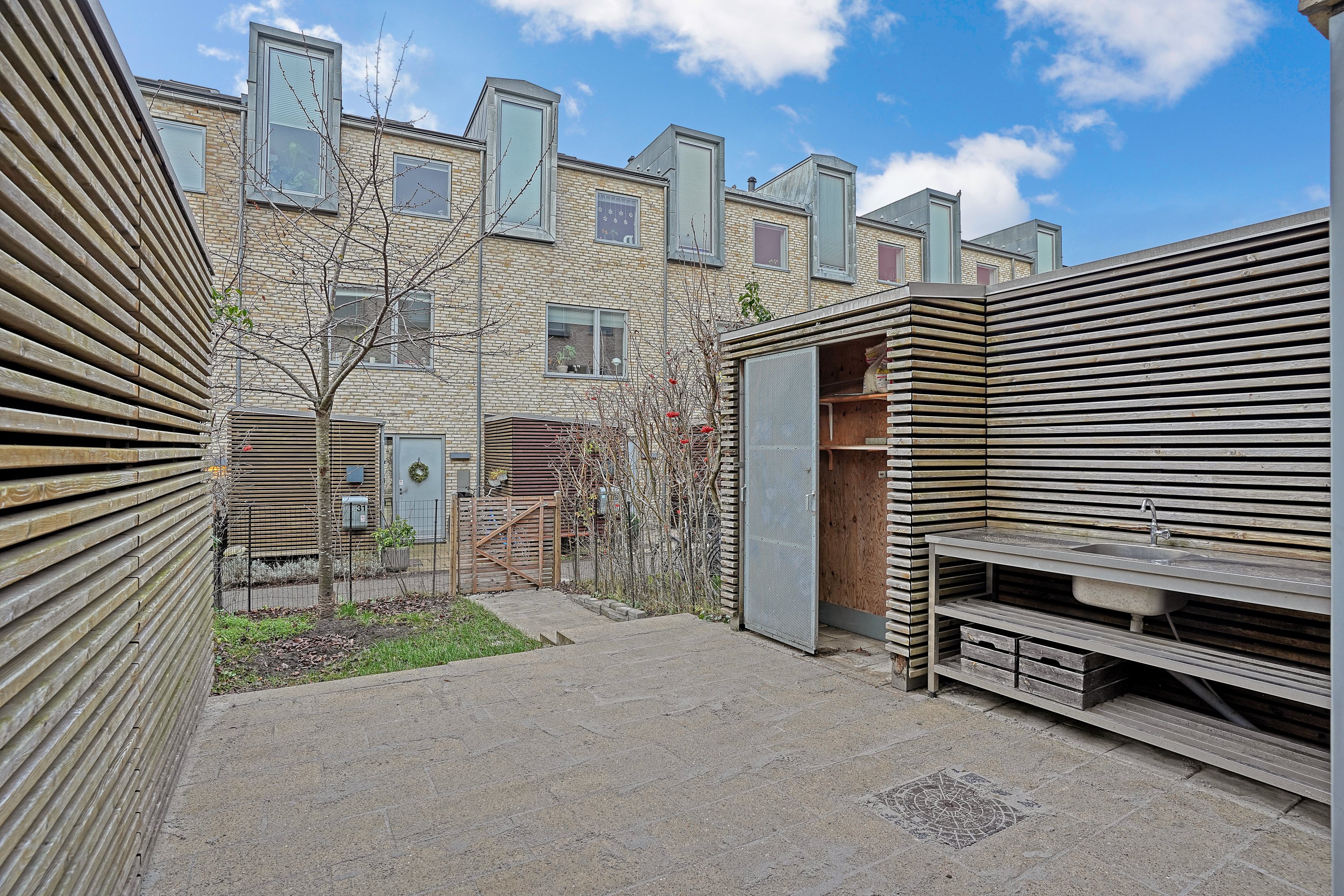 Fremhævet terrasse billede i fuldskærmstilstand. Billede af Poul Reumerts Vej 9, 2500 Valby