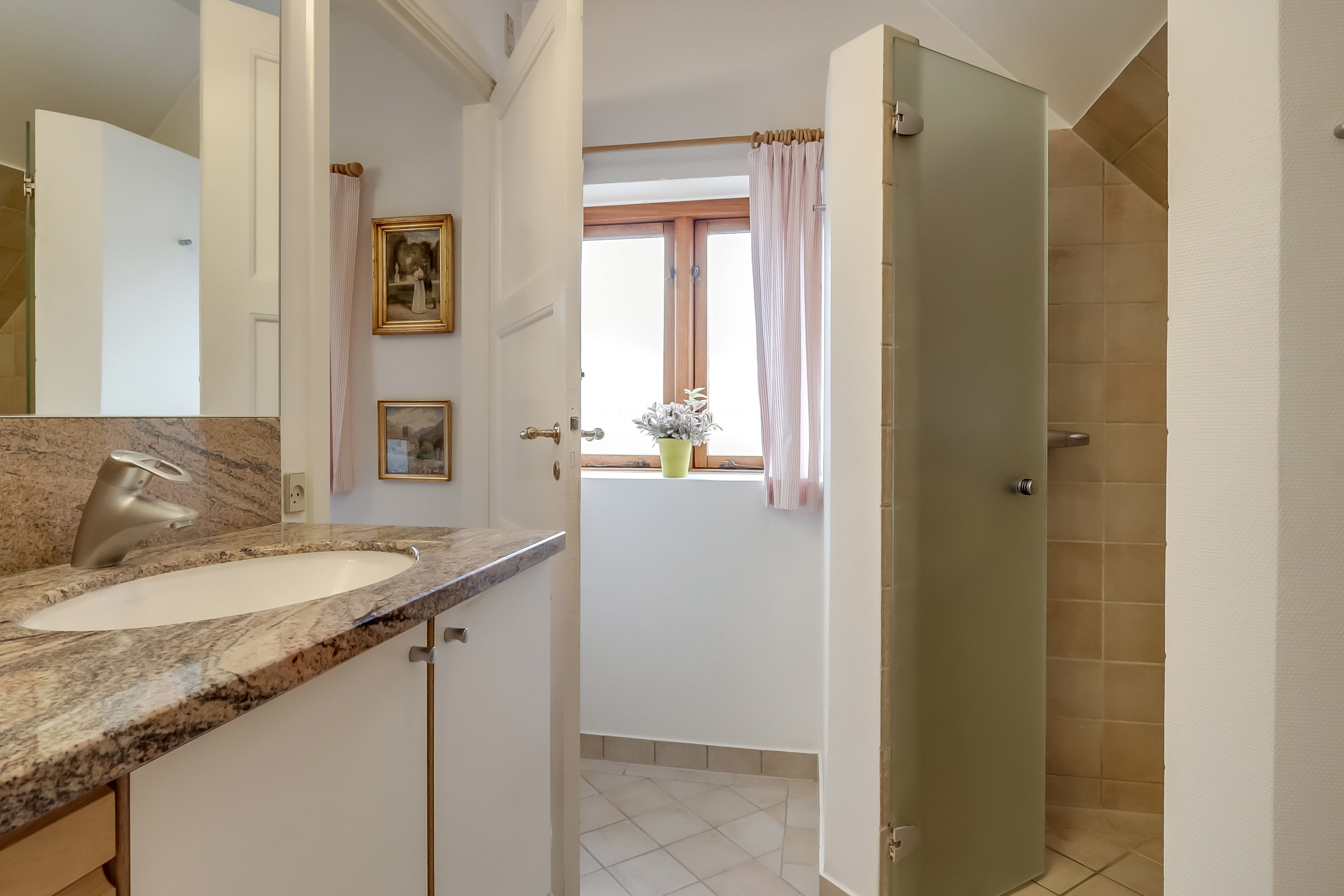 Fremhævet badeværelse billede i fuldskærmstilstand. Billede af Christinedalsvej 1, 5700 Svendborg