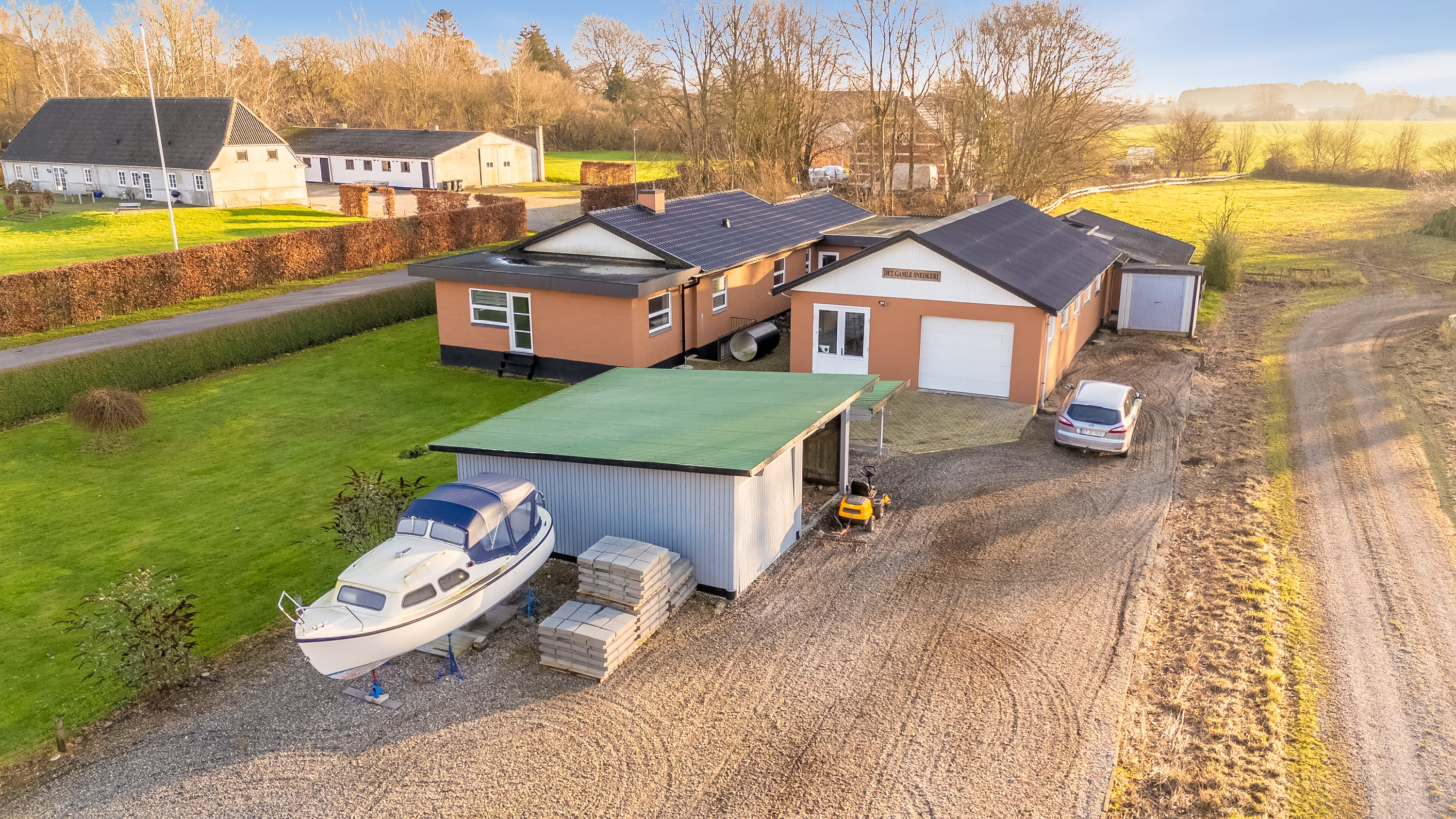 Fremhævet luftfoto billede i fuldskærmstilstand. Billede af Stationsvej 19, Jordløse, 5683 Haarby