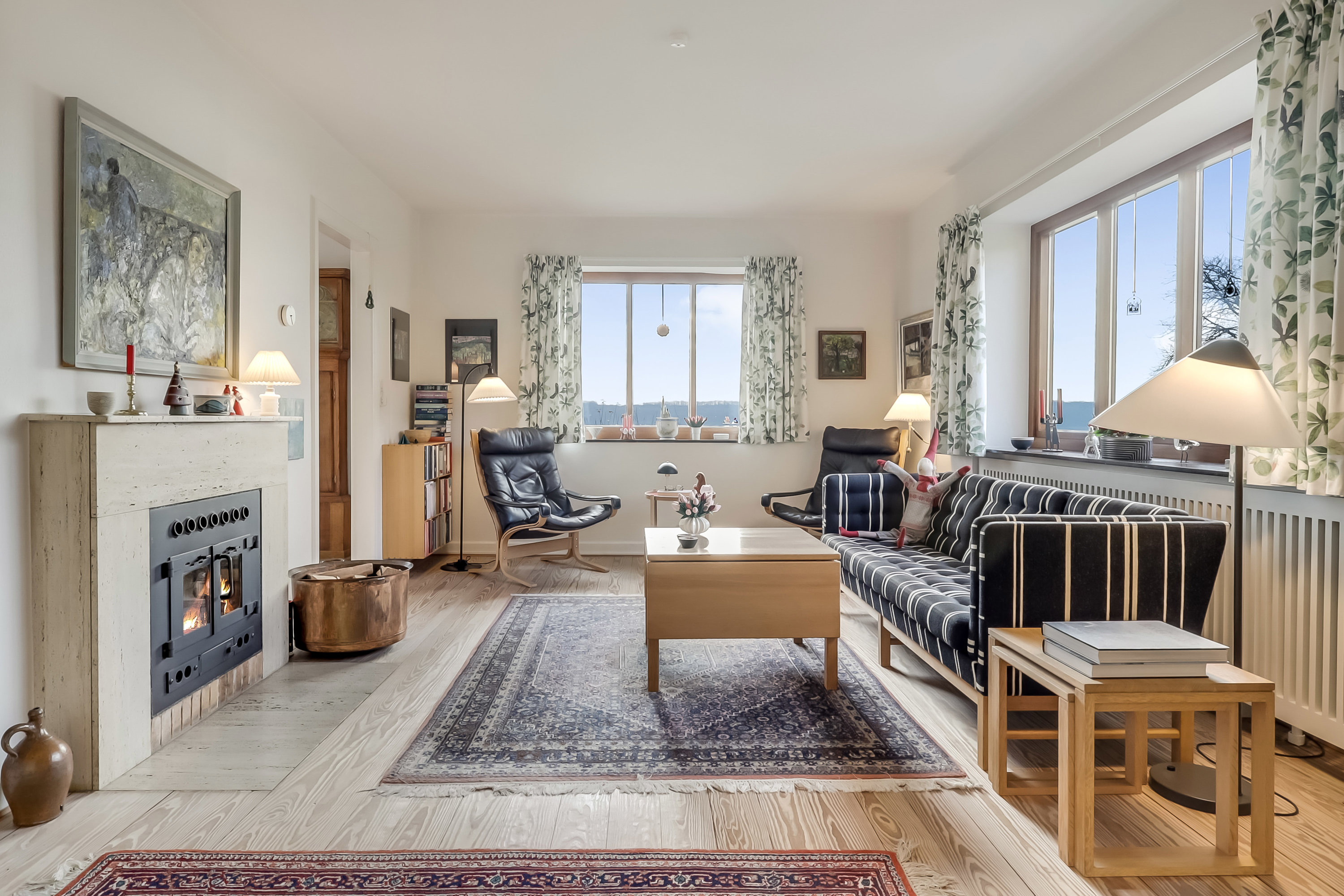 Fremhævet stue billede i fuldskærmstilstand. Billede af Christinedalsvej 1, 5700 Svendborg