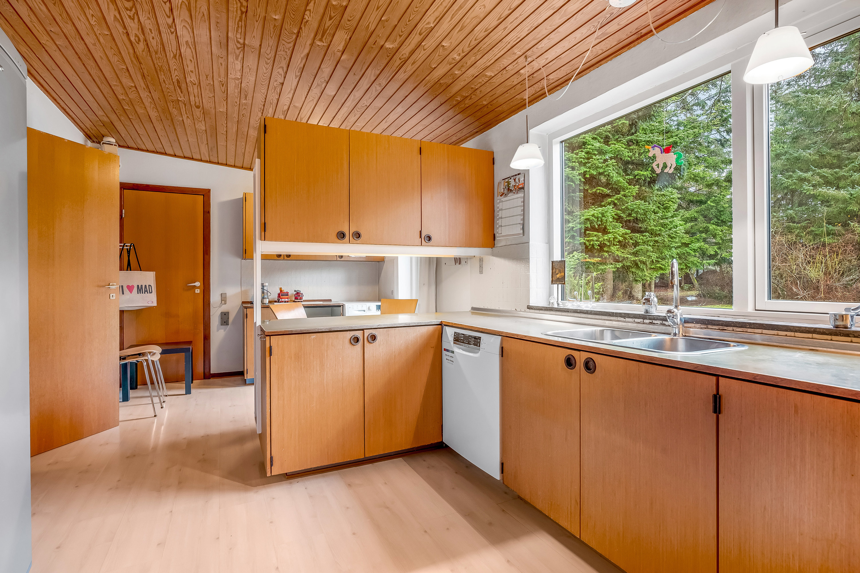 Fremhævet køkken billede i fuldskærmstilstand. Billede af Græmvej 3, Husby, 6990 Ulfborg