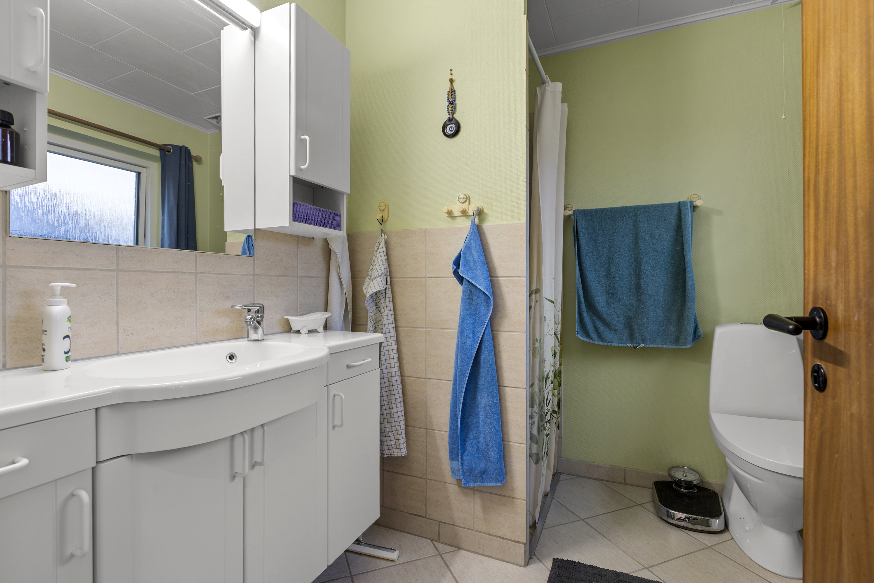 Fremhævet badeværelse billede i fuldskærmstilstand. Billede af Æblevej 3, 4230 Skælskør