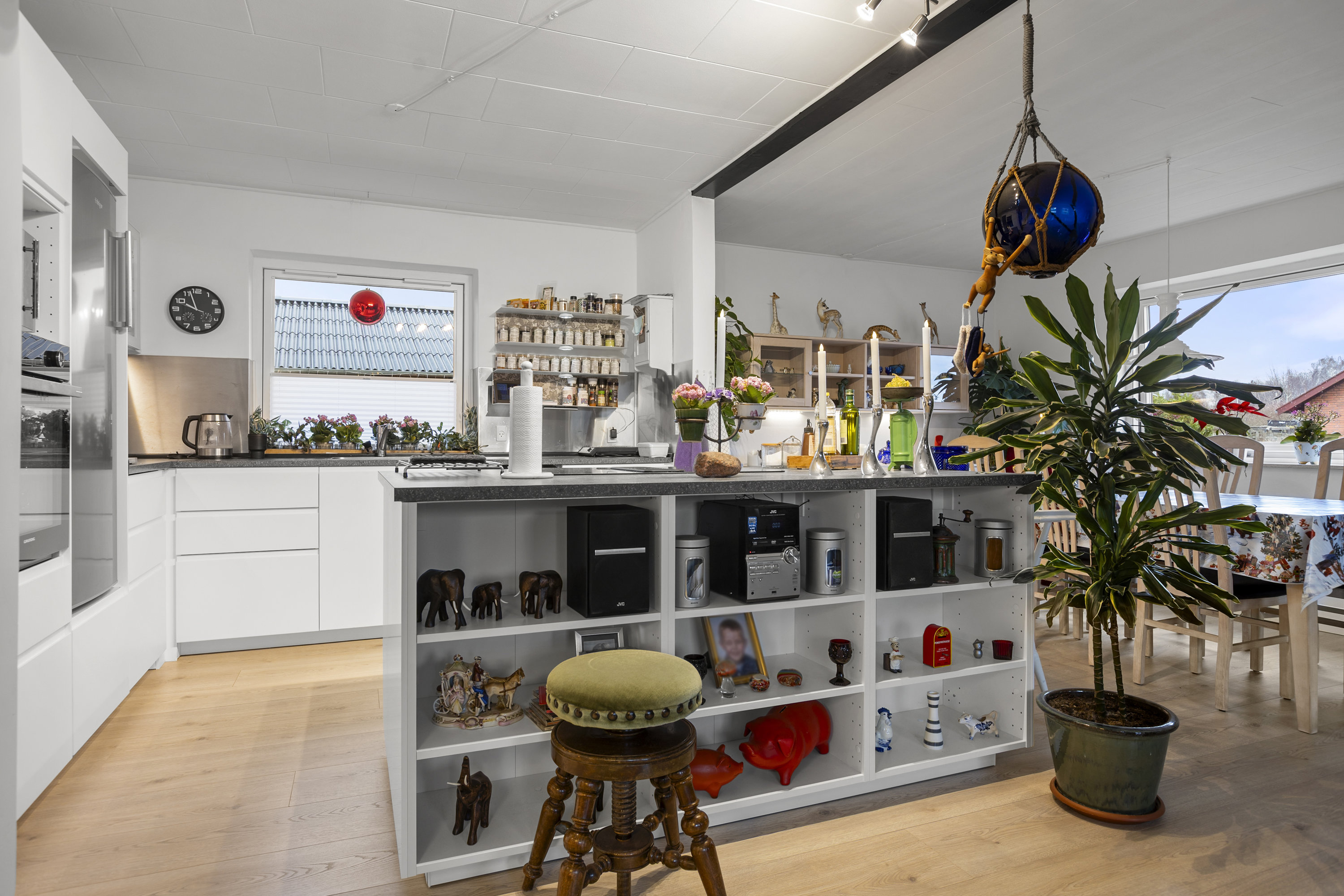 Fremhævet køkken billede i fuldskærmstilstand. Billede af Æblevej 3, 4230 Skælskør