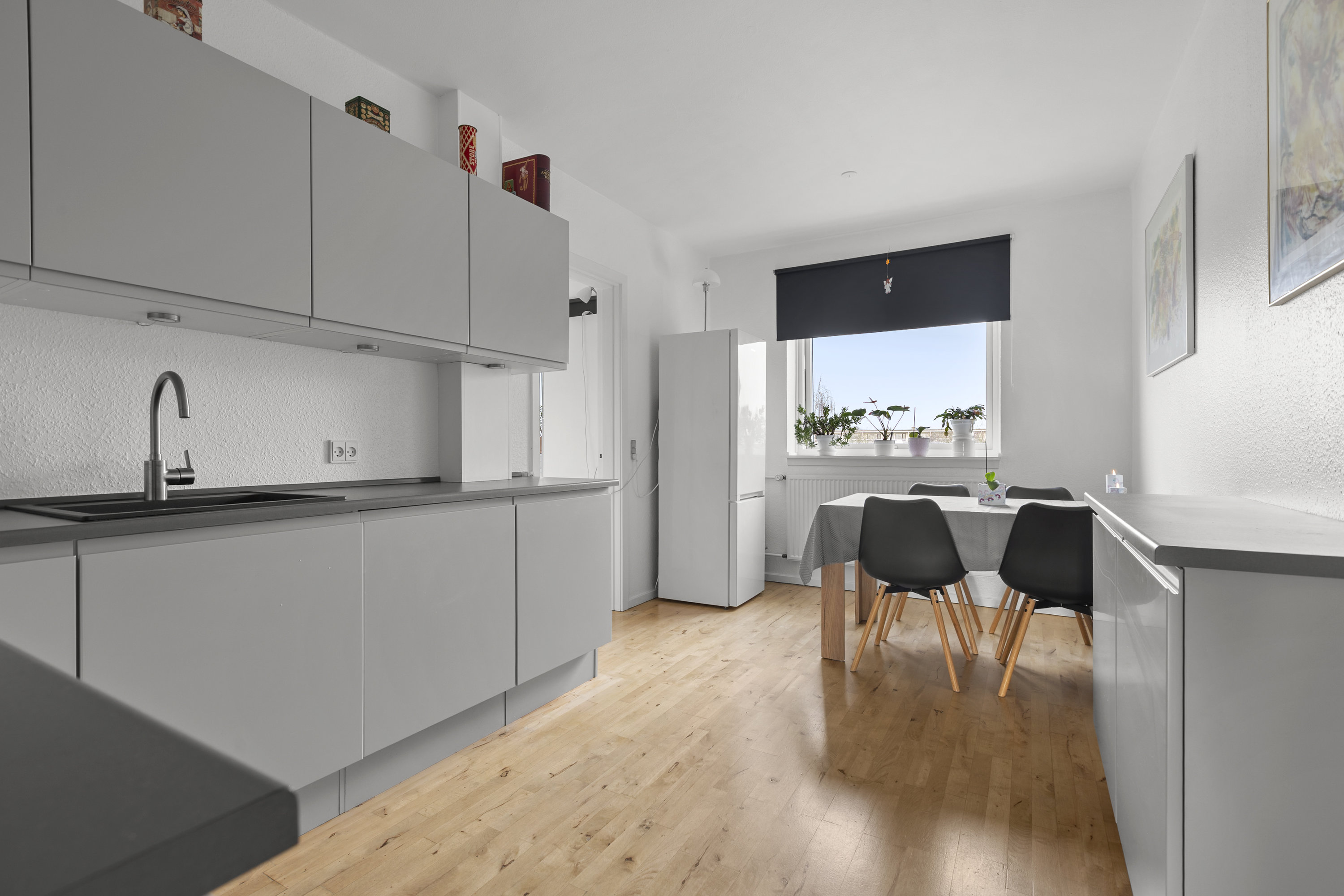 Fremhævet køkken billede i fuldskærmstilstand. Billede af Lersøparken 7, 2. tv., 4220 Korsør