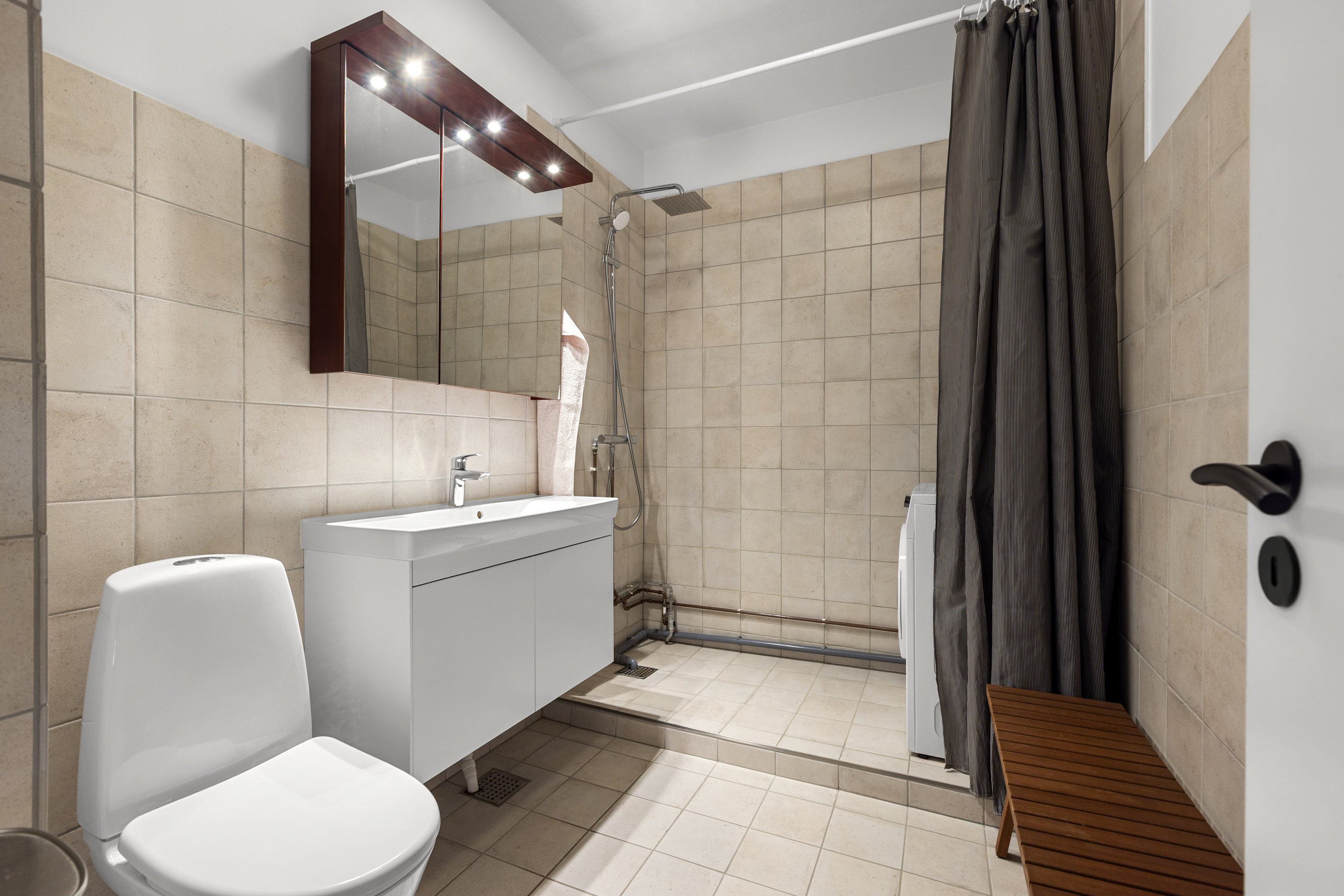 Fremhævet badeværelse billede i fuldskærmstilstand. Billede af Lersøparken 7, 2. tv., 4220 Korsør