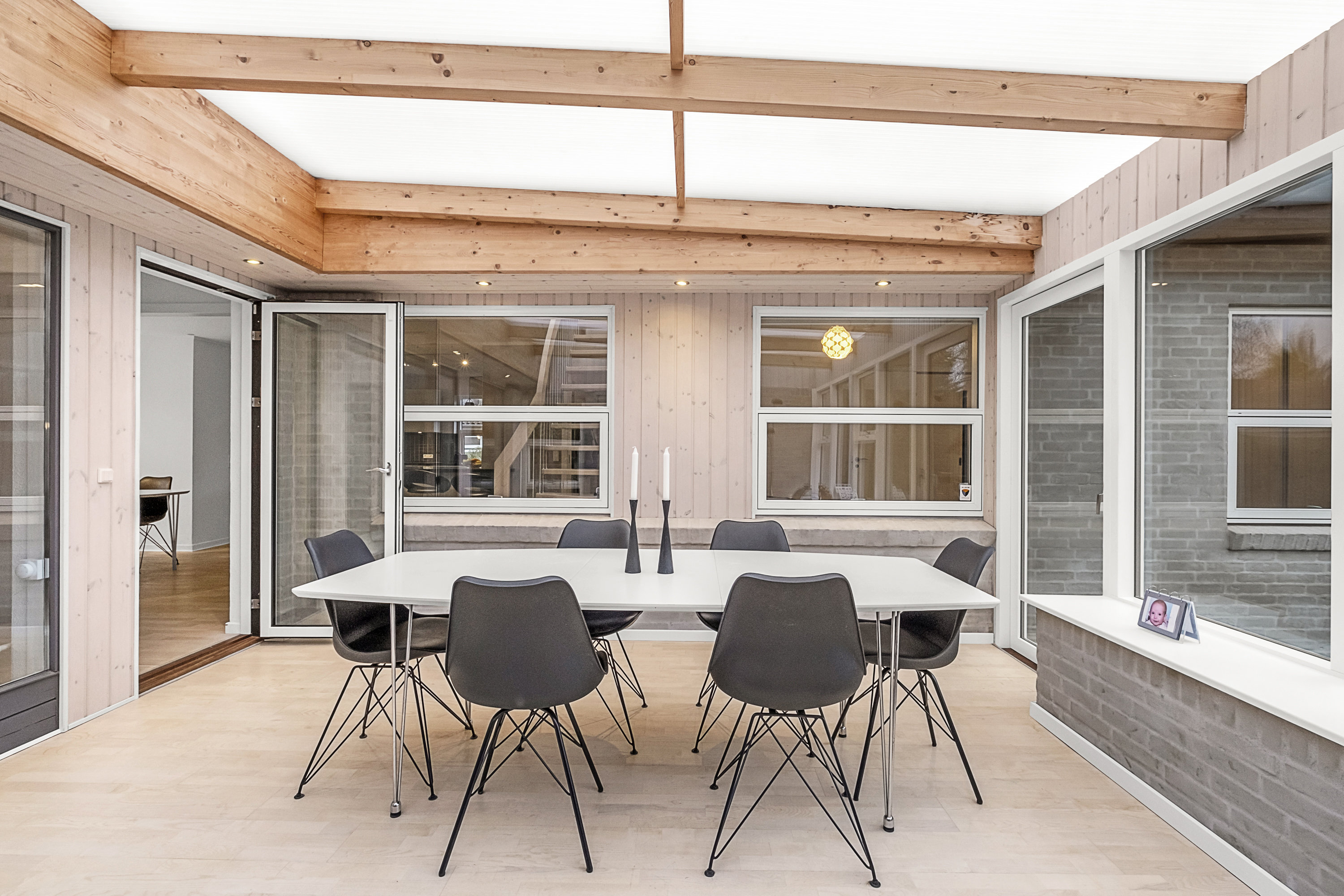 Fremhævet udestue billede i fuldskærmstilstand. Billede af Hyldehaven 120, 8520 Lystrup