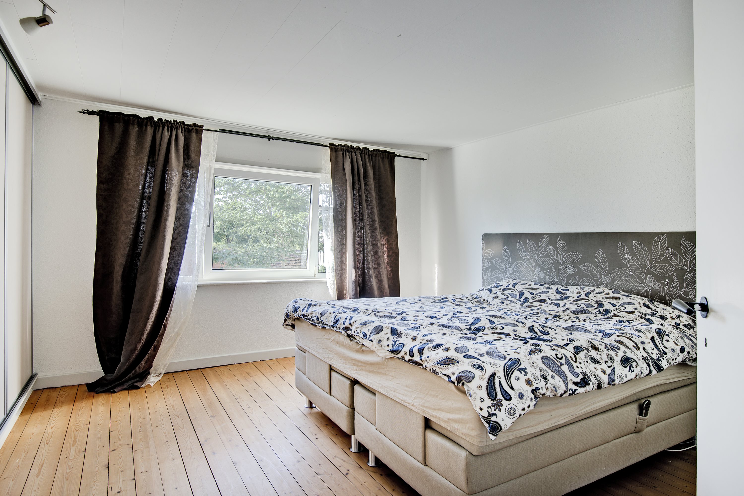 Fremhævet soveværelse billede i fuldskærmstilstand. Billede af Nygårdsvej 1, Lendum, 9870 Sindal