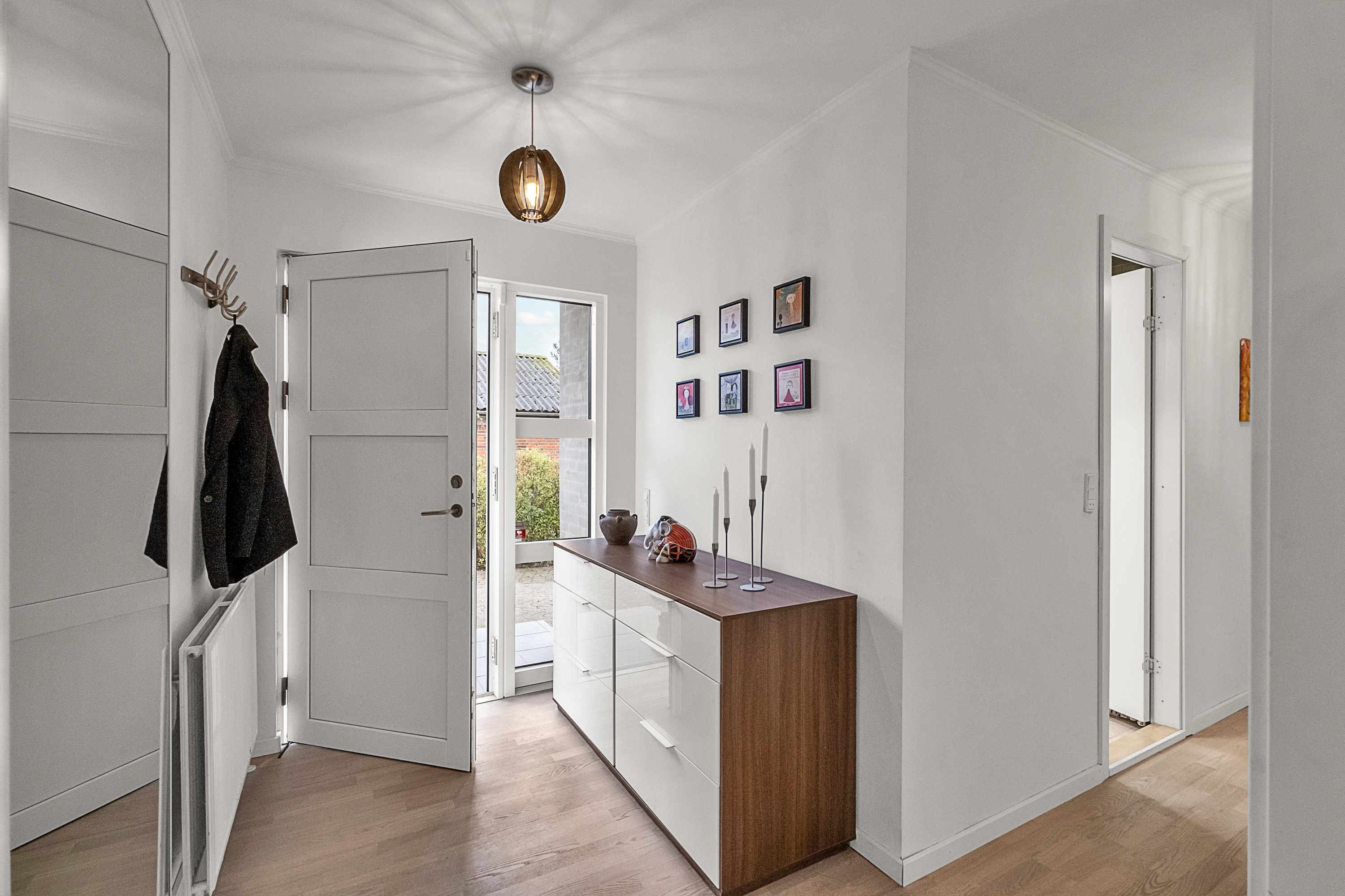 Fremhævet gang billede i fuldskærmstilstand. Billede af Hyldehaven 120, 8520 Lystrup