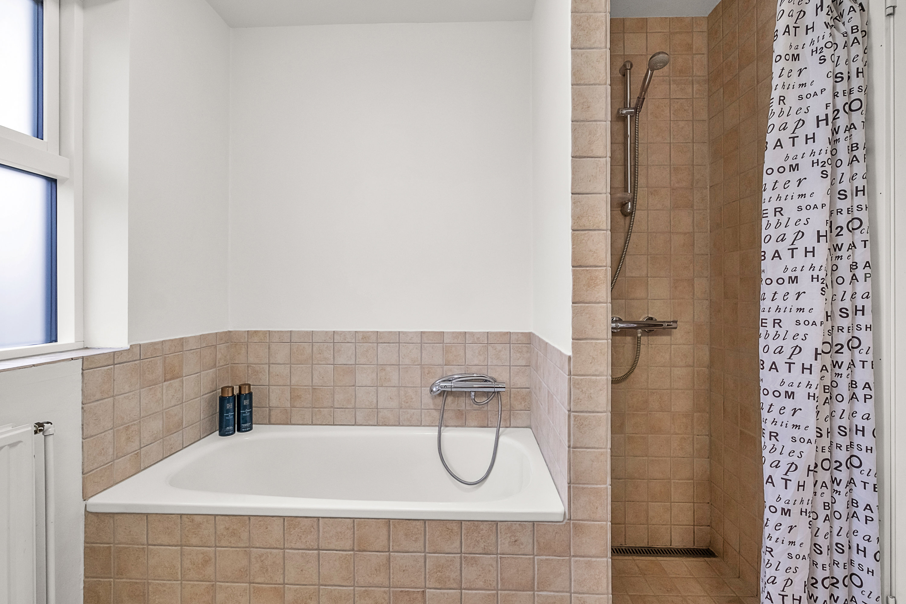 Fremhævet badeværelse billede i fuldskærmstilstand. Billede af Hyldehaven 120, 8520 Lystrup