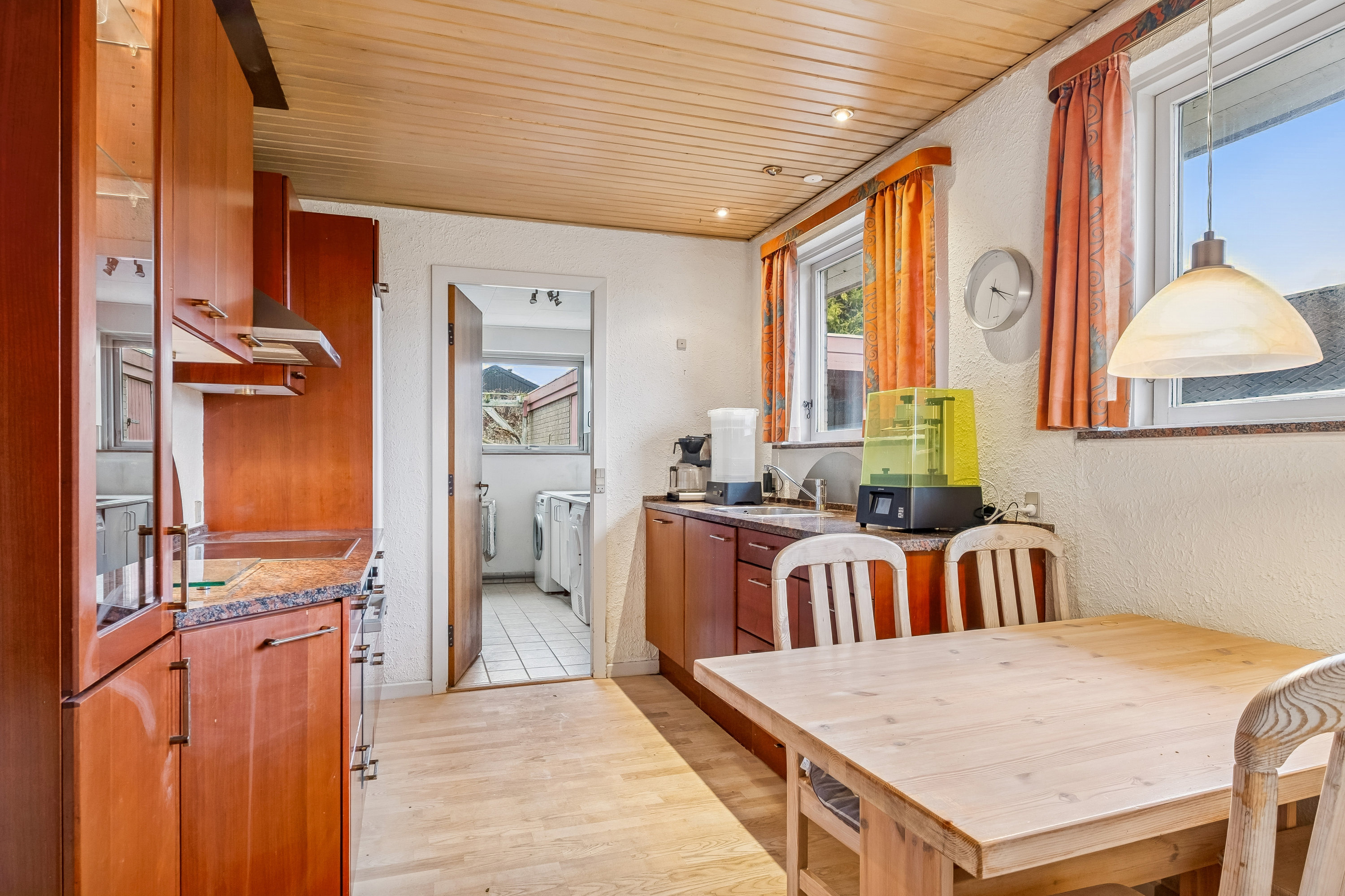 Fremhævet køkken billede i fuldskærmstilstand. Billede af Toftevænget 20, Tyrsted, 8700 Horsens