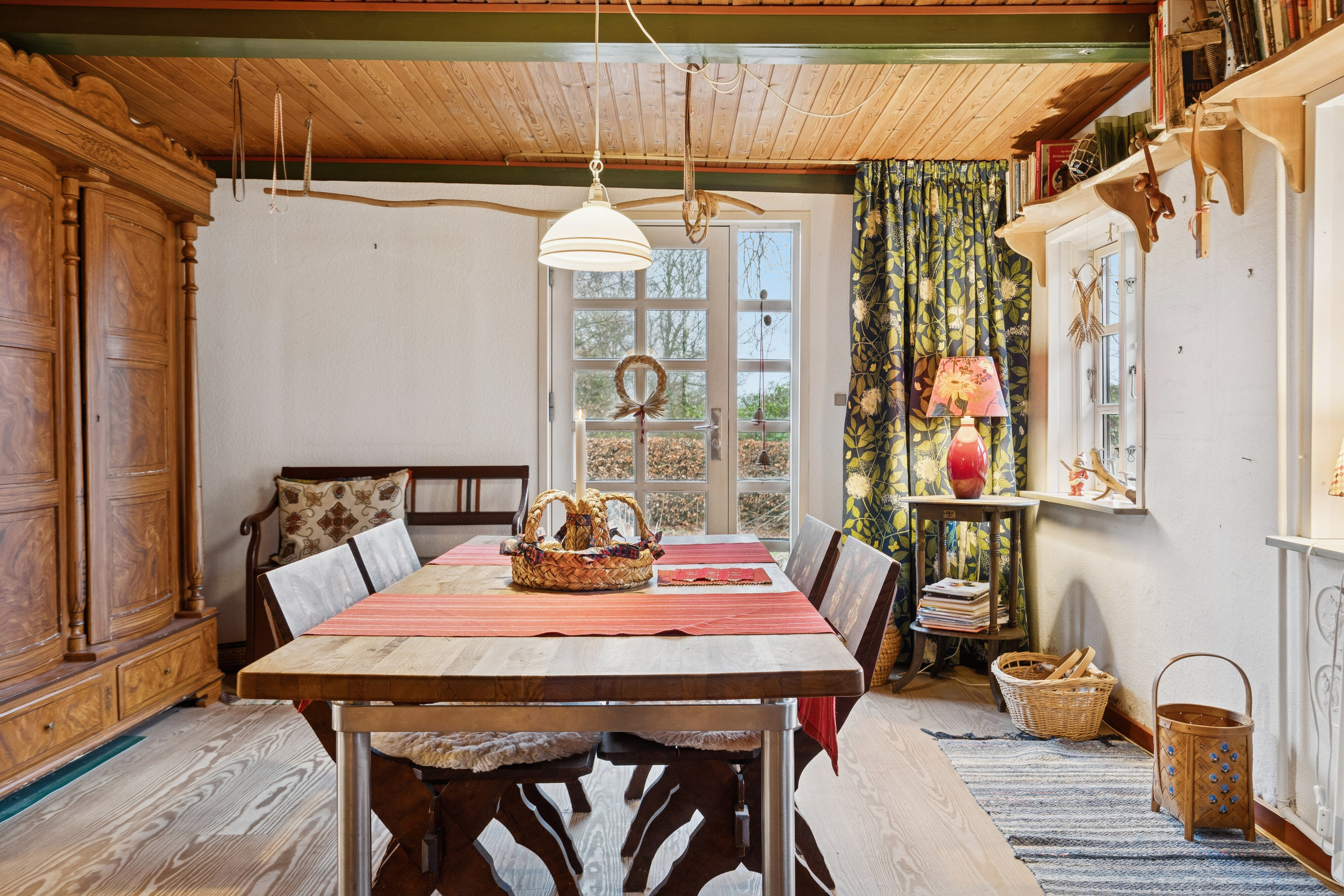 Fremhævet spisestue billede i fuldskærmstilstand. Billede af Kirsbølvej 19, 6064 Jordrup