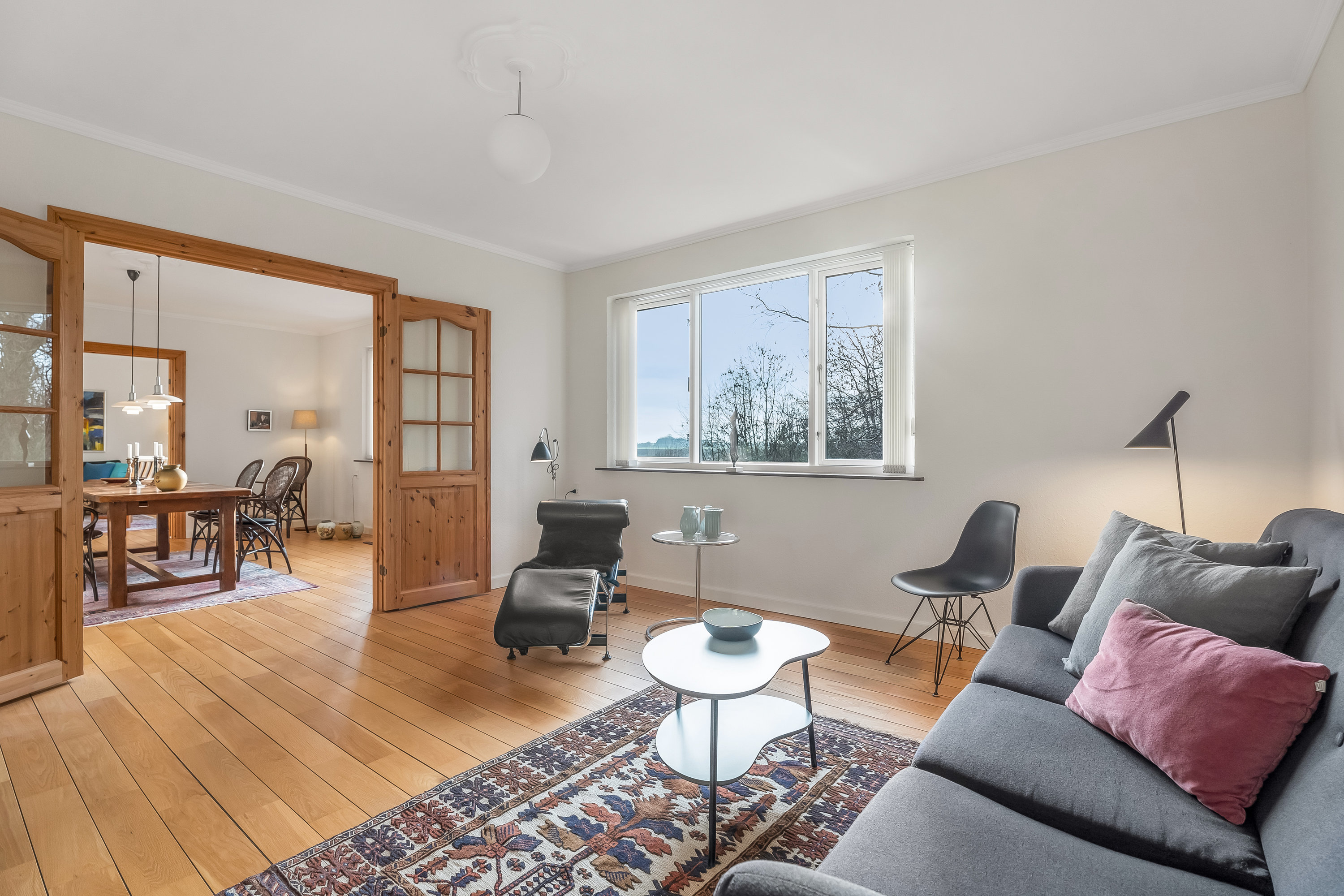 Fremhævet stue billede i fuldskærmstilstand. Billede af Bredevej 1, 4872 Idestrup