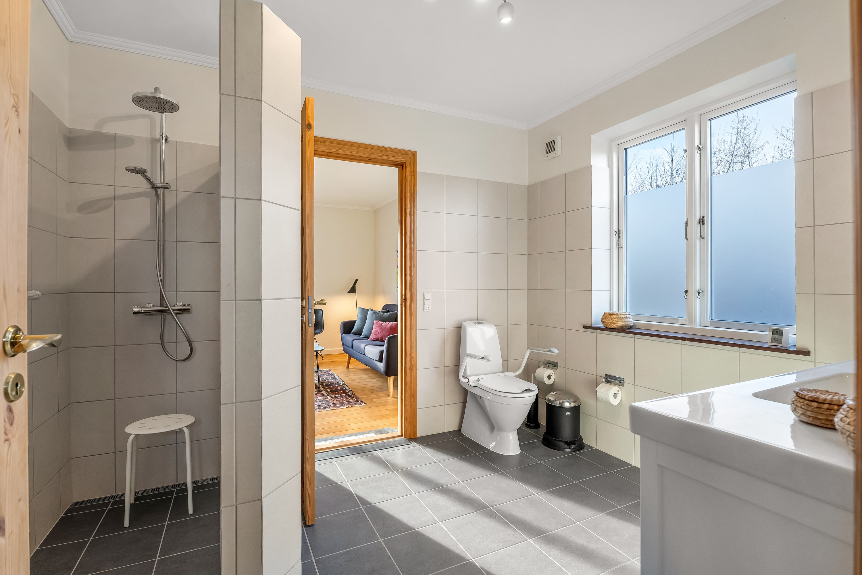 Fremhævet badeværelse billede i fuldskærmstilstand. Billede af Bredevej 1, 4872 Idestrup
