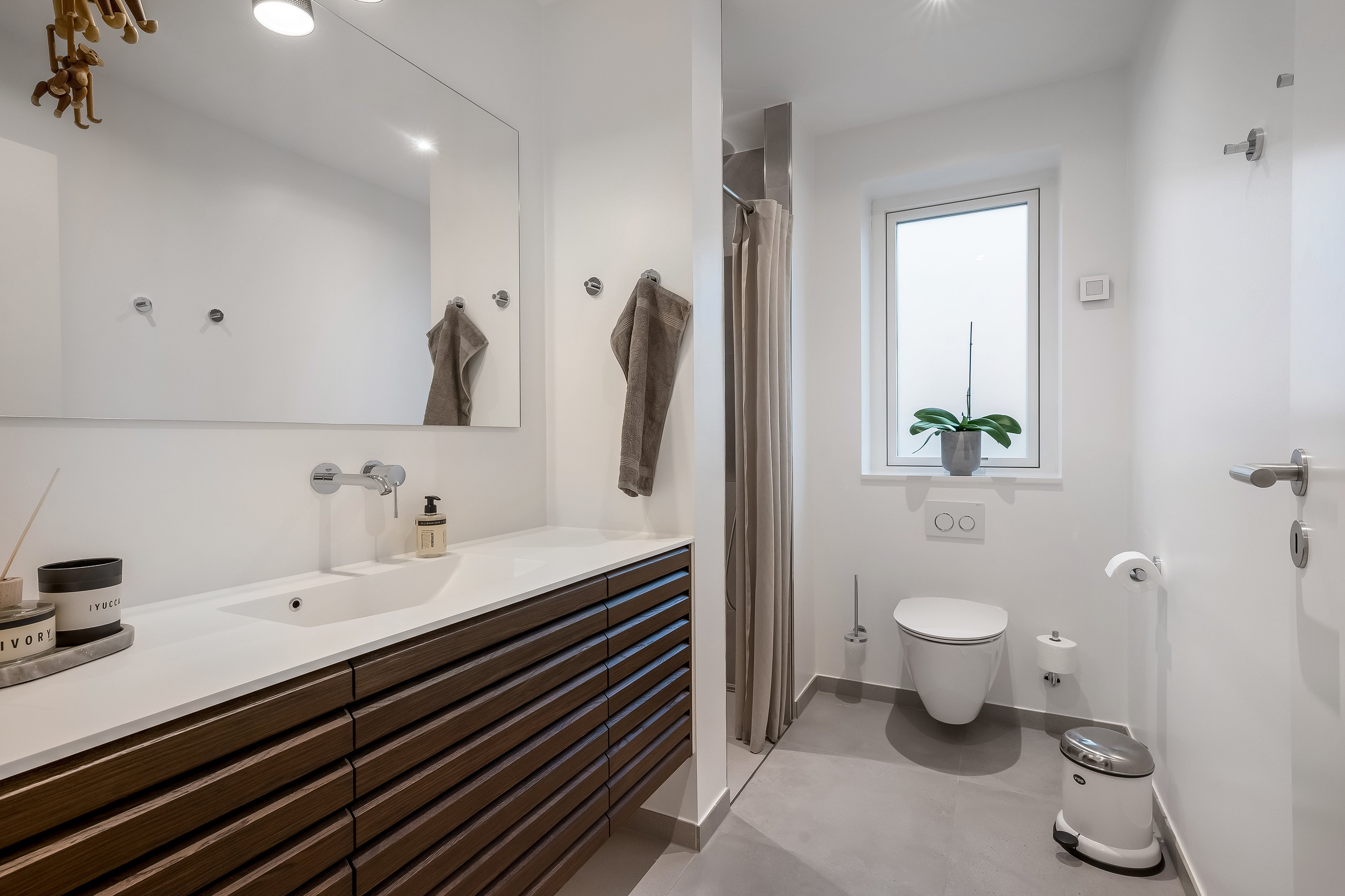 Fremhævet badeværelse billede i fuldskærmstilstand. Billede af Under Rødtjørnen 18, Halgårde, 7500 Holstebro