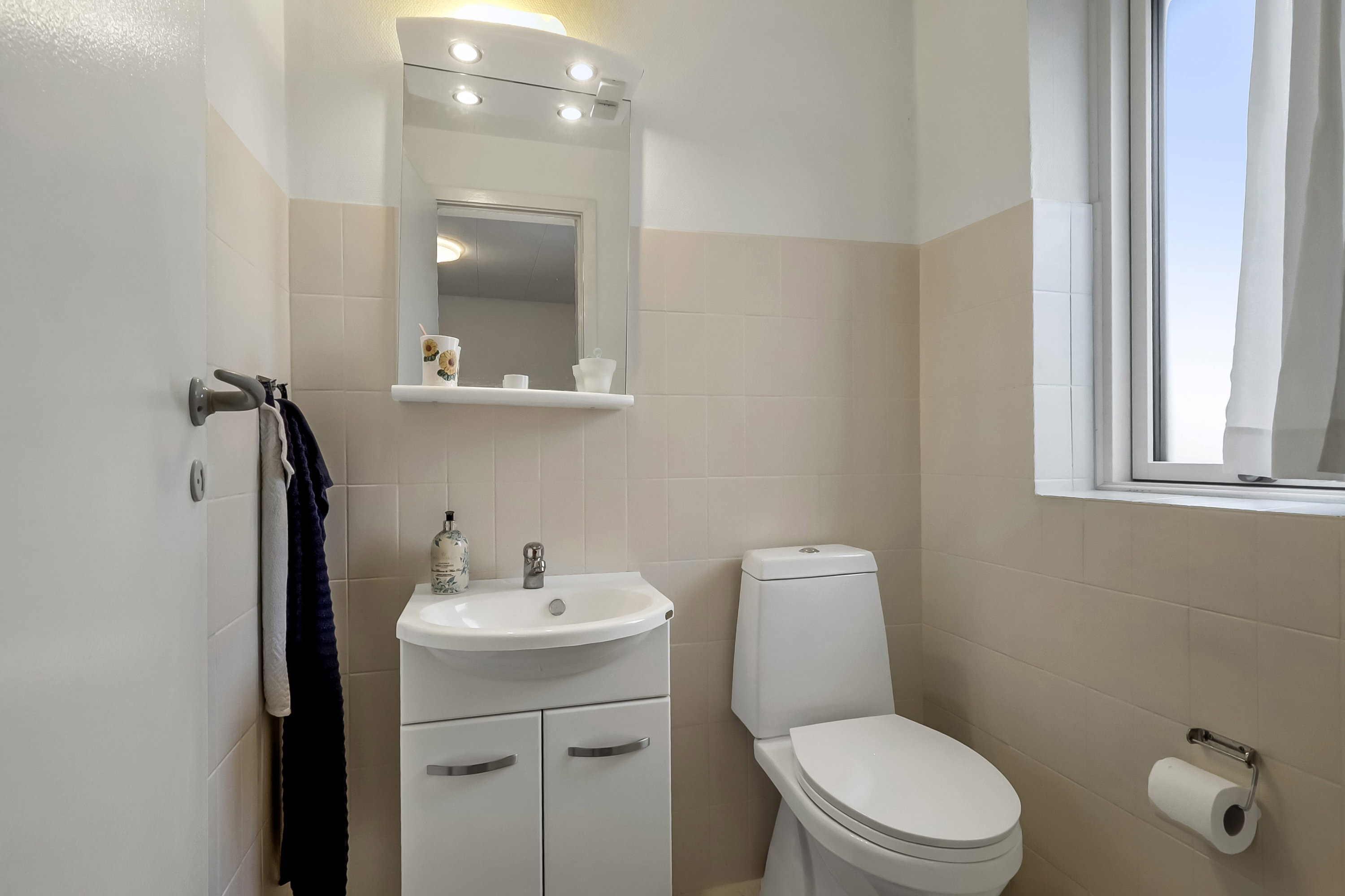 Fremhævet toilet billede i fuldskærmstilstand. Billede af Skårup Vestergade 21, 5881 Skårup Fyn