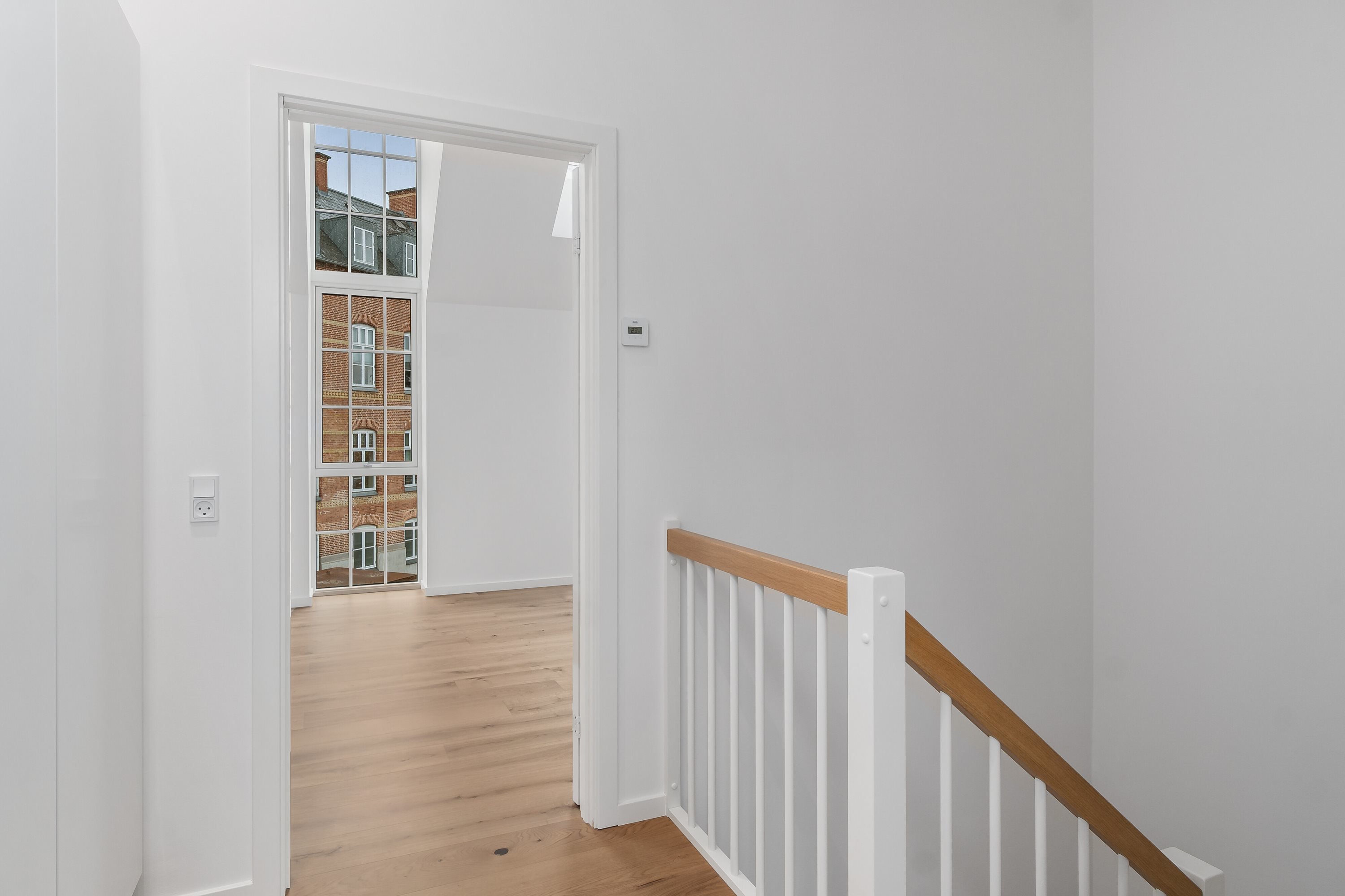 Fremhævet  billede i fuldskærmstilstand. Billede af Hostrupsvej 1B, 3400 Hillerød