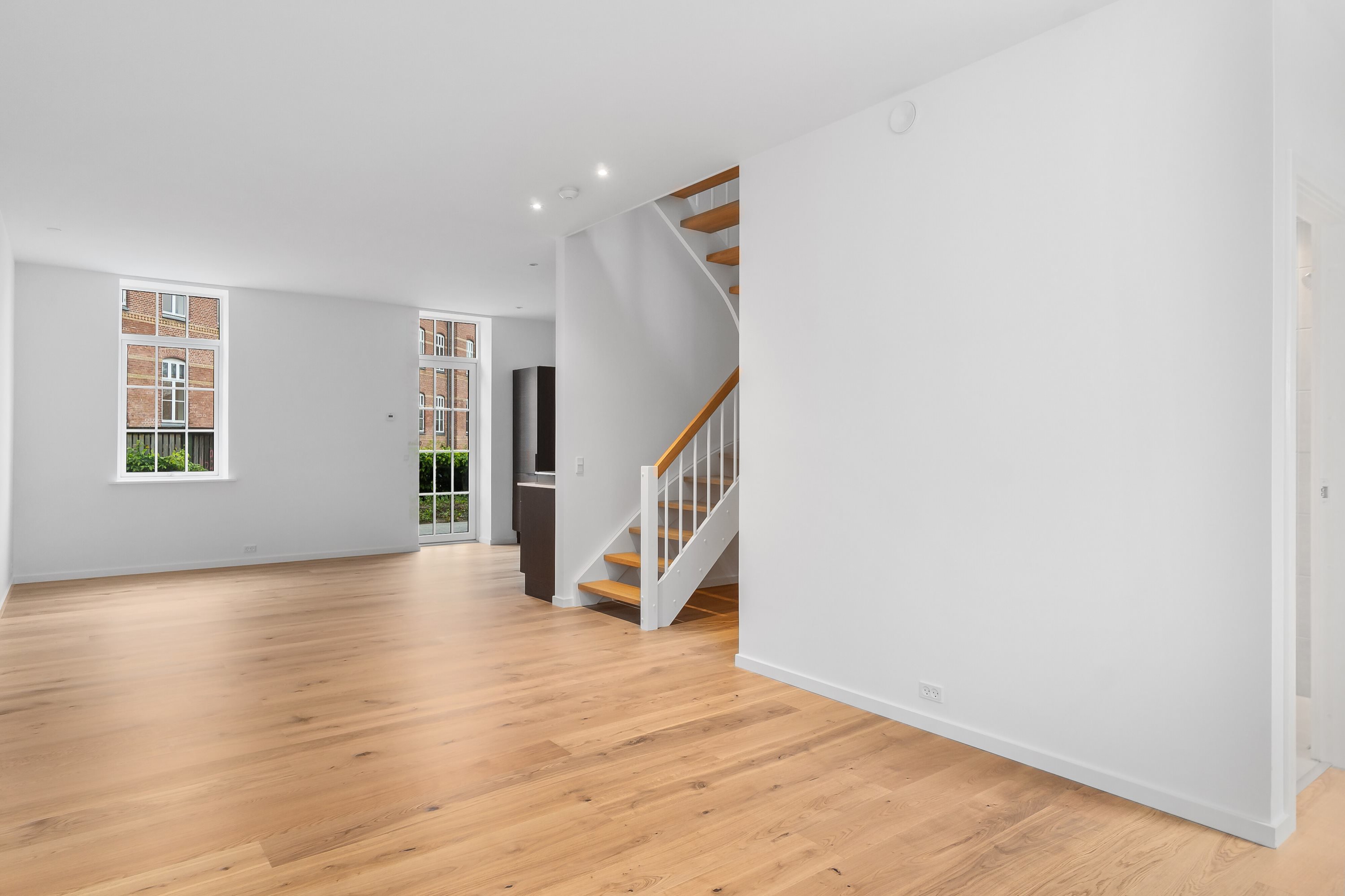 Fremhævet  billede i fuldskærmstilstand. Billede af Hostrupsvej 1B, 3400 Hillerød