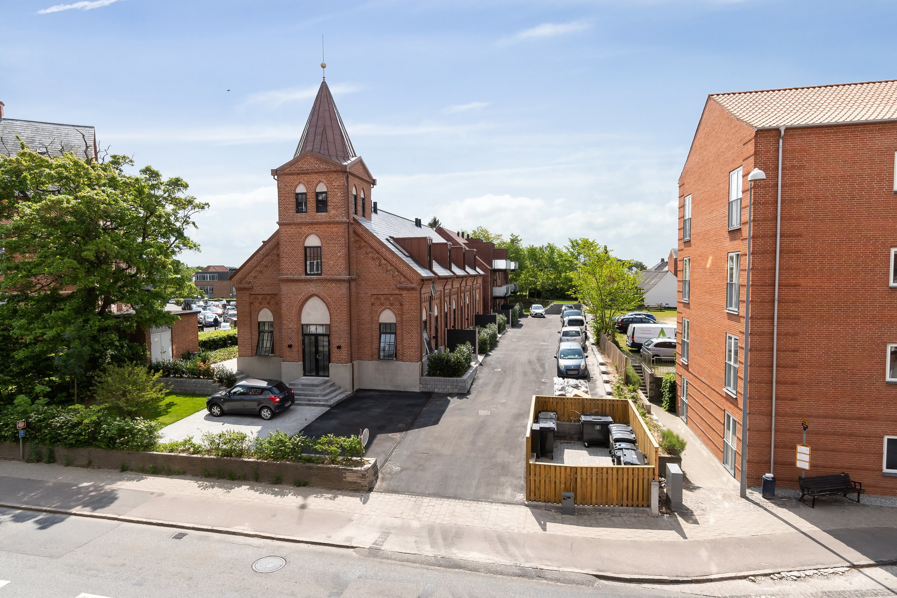 Fremhævet  billede i fuldskærmstilstand. Billede af Hostrupsvej 1B, 3400 Hillerød