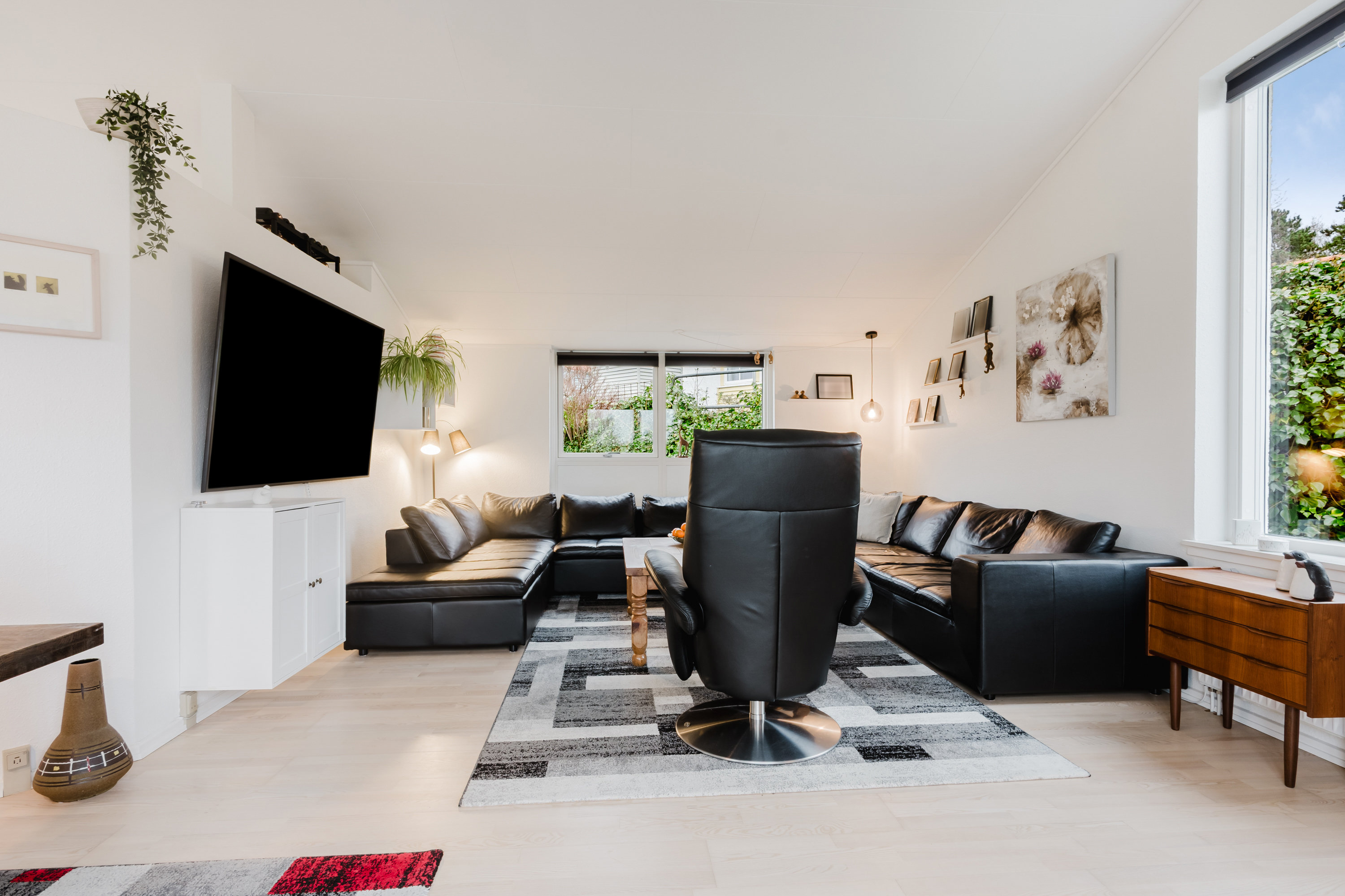 Fremhævet stue billede i fuldskærmstilstand. Billede af Tronnehaven 1, 5800 Nyborg