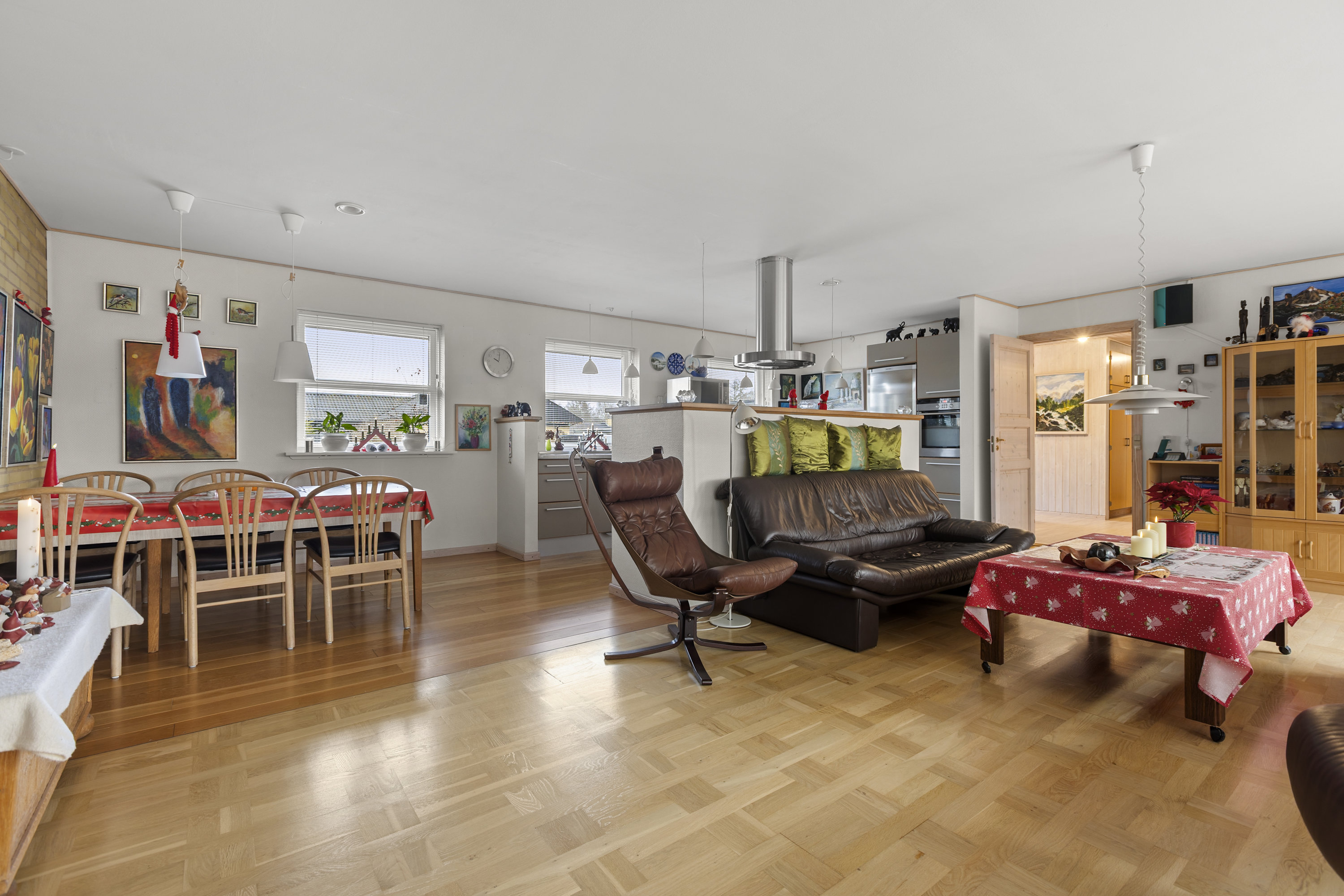 Fremhævet stue billede i fuldskærmstilstand. Billede af Lyøvej 11, Vor Frue, 4000 Roskilde