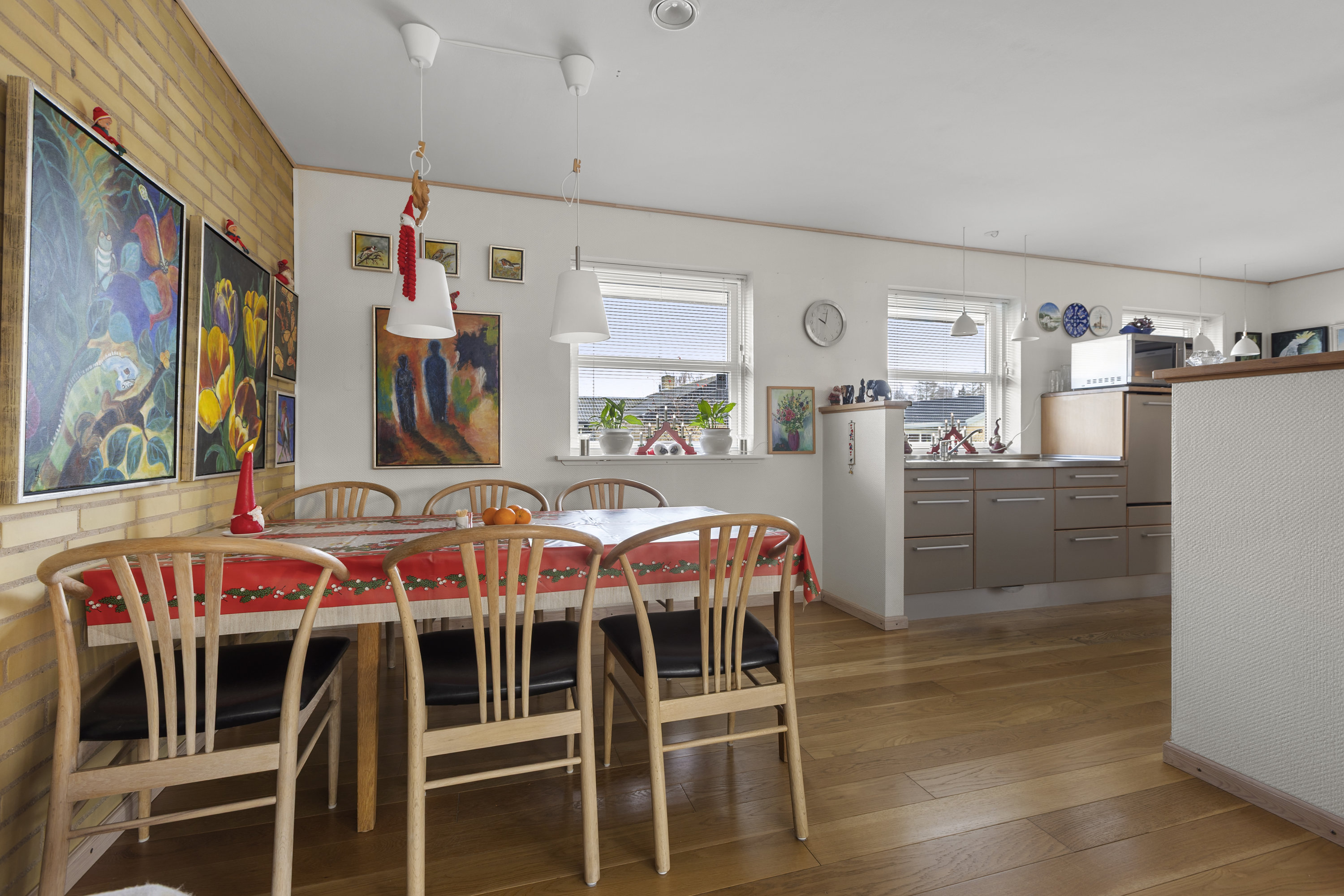 Fremhævet stue billede i fuldskærmstilstand. Billede af Lyøvej 11, Vor Frue, 4000 Roskilde