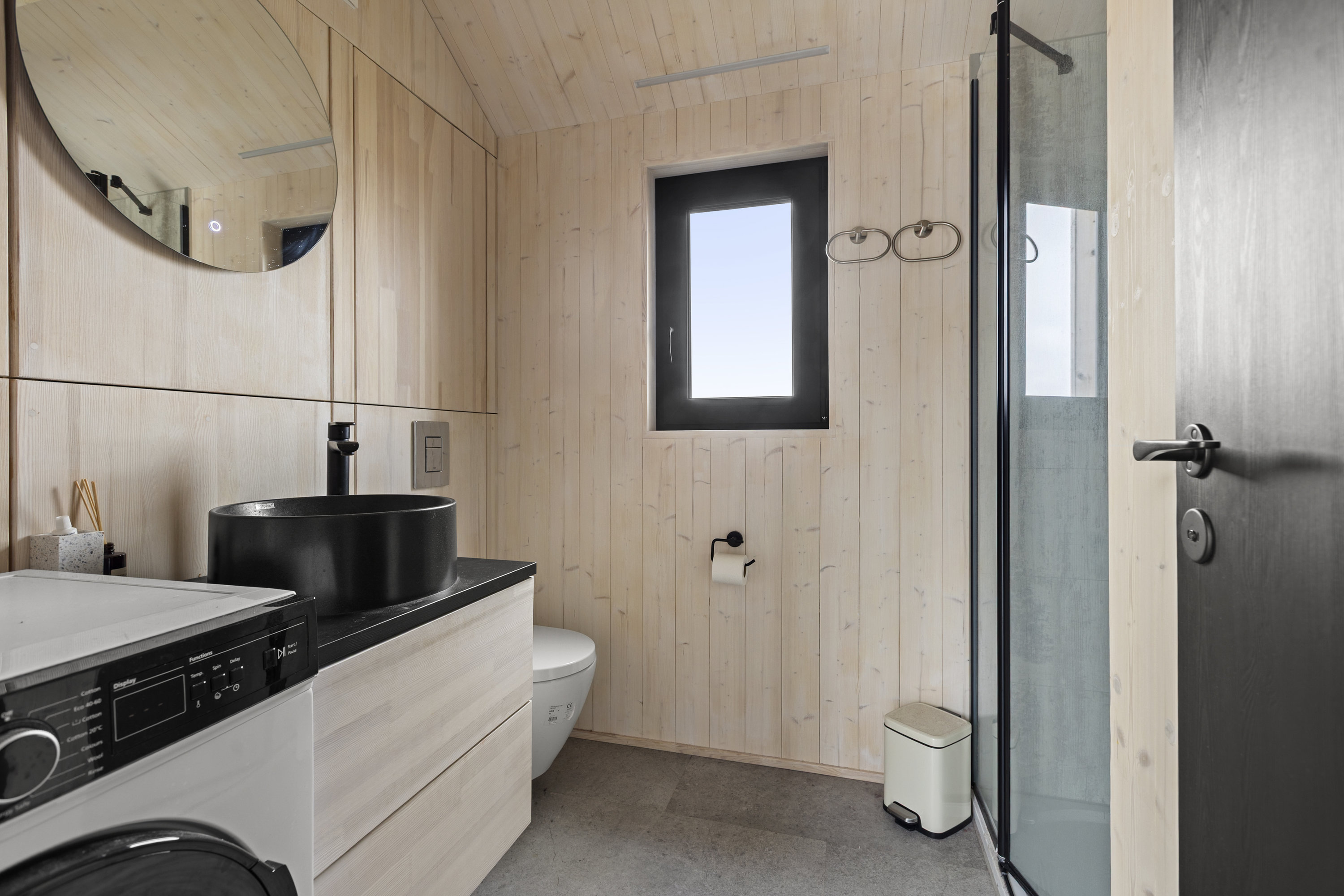 Fremhævet badeværelse billede i fuldskærmstilstand. Billede af Herredstoften 54, 4400 Kalundborg