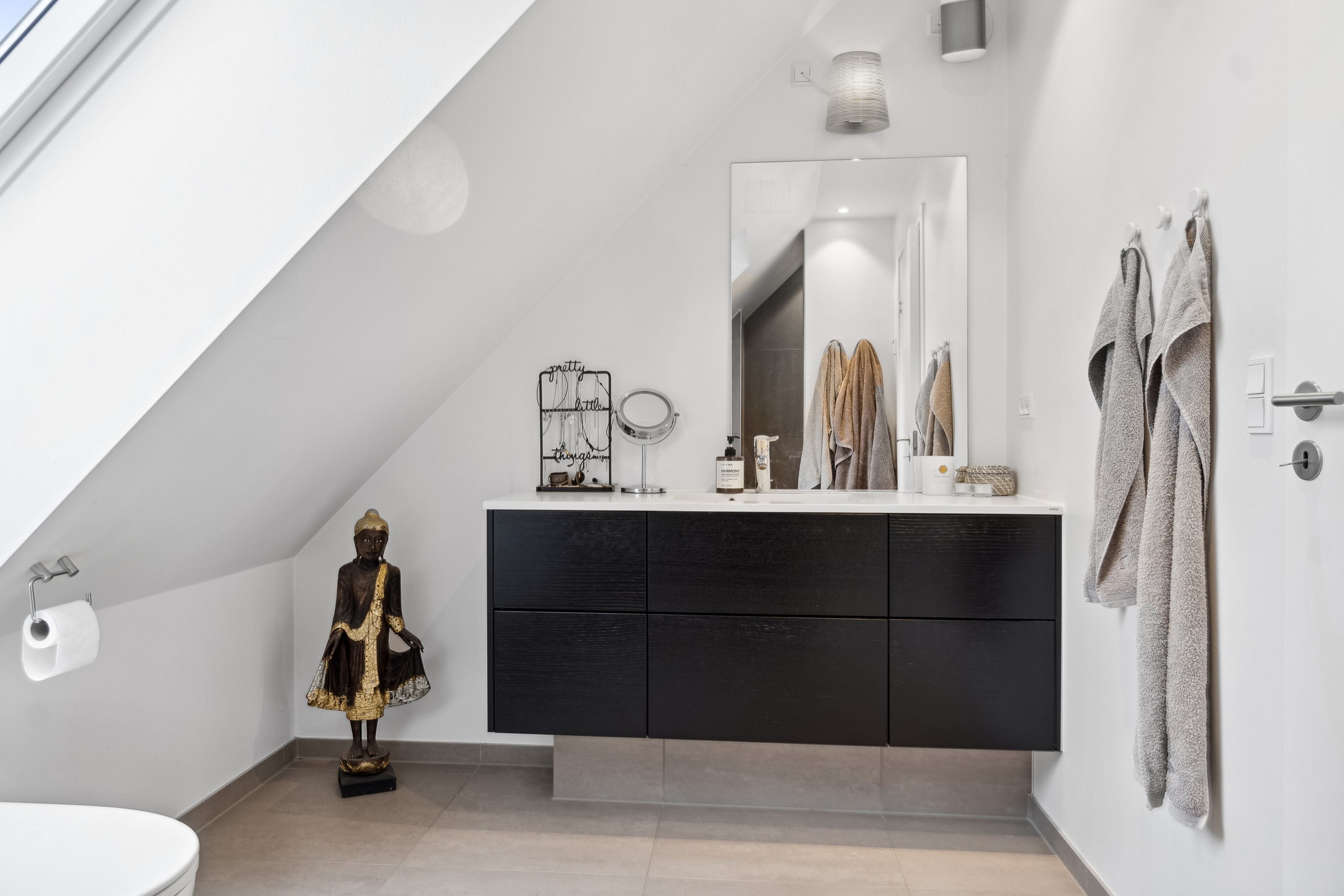 Fremhævet badeværelse billede i fuldskærmstilstand. Billede af Kildevej 31A, 2960 Rungsted Kyst