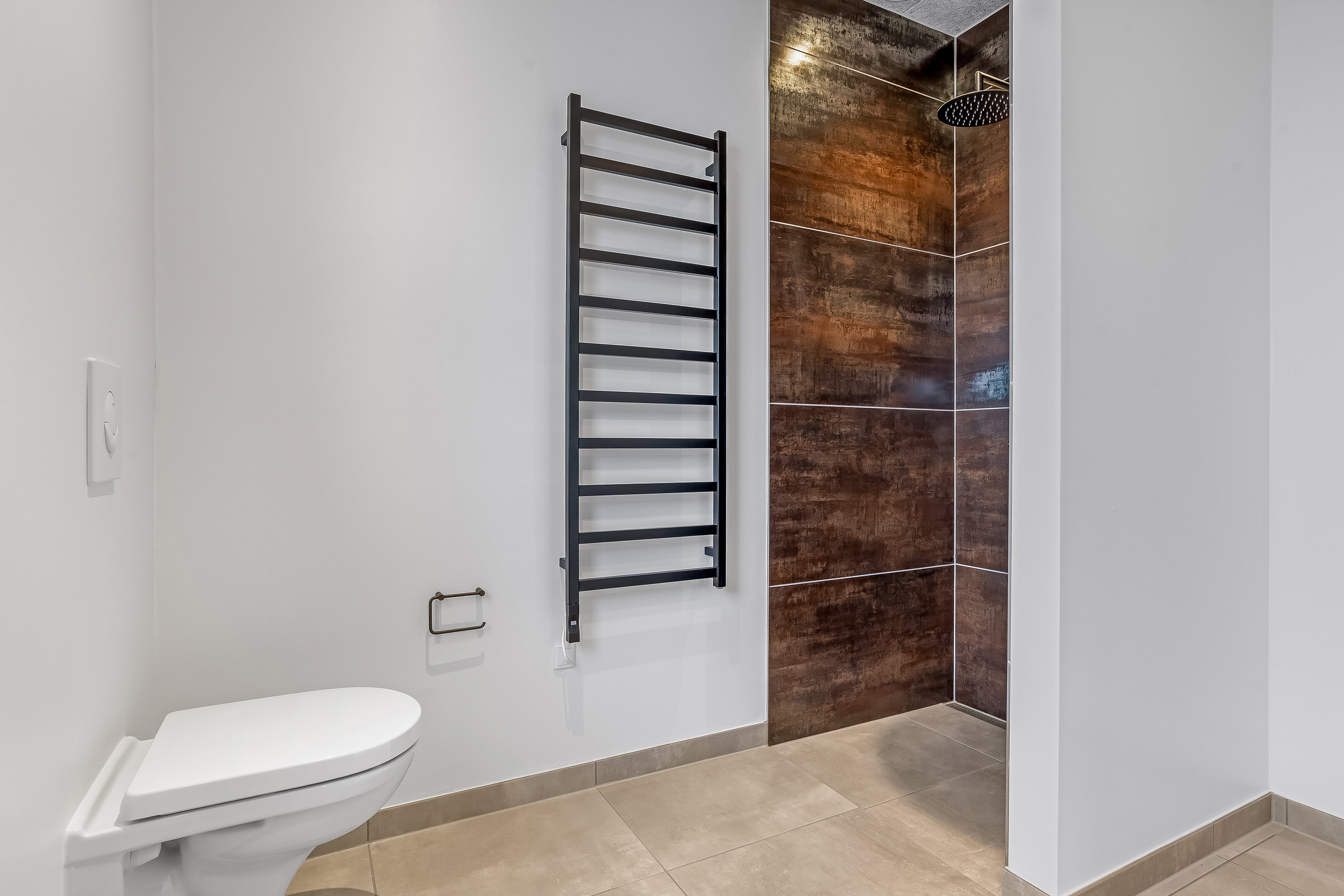 Fremhævet badeværelse billede i fuldskærmstilstand. Billede af Alstrup Søsti 34, 7500 Holstebro