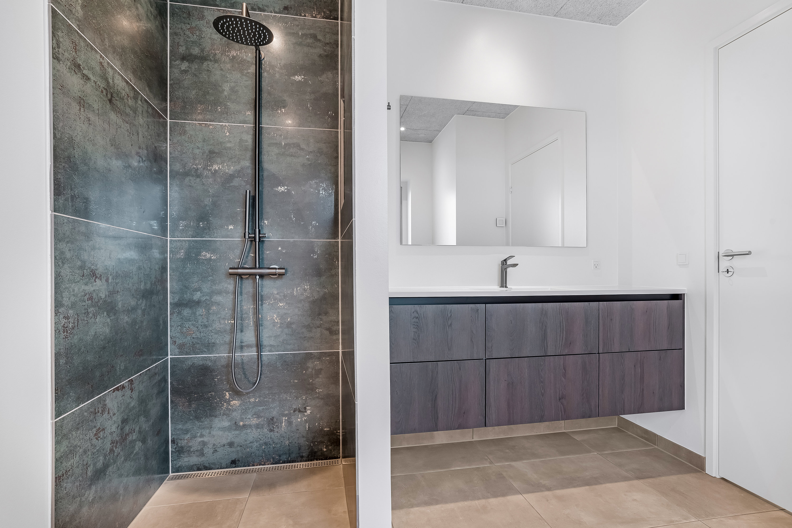 Fremhævet badeværelse billede i fuldskærmstilstand. Billede af Alstrup Søsti 34, 7500 Holstebro