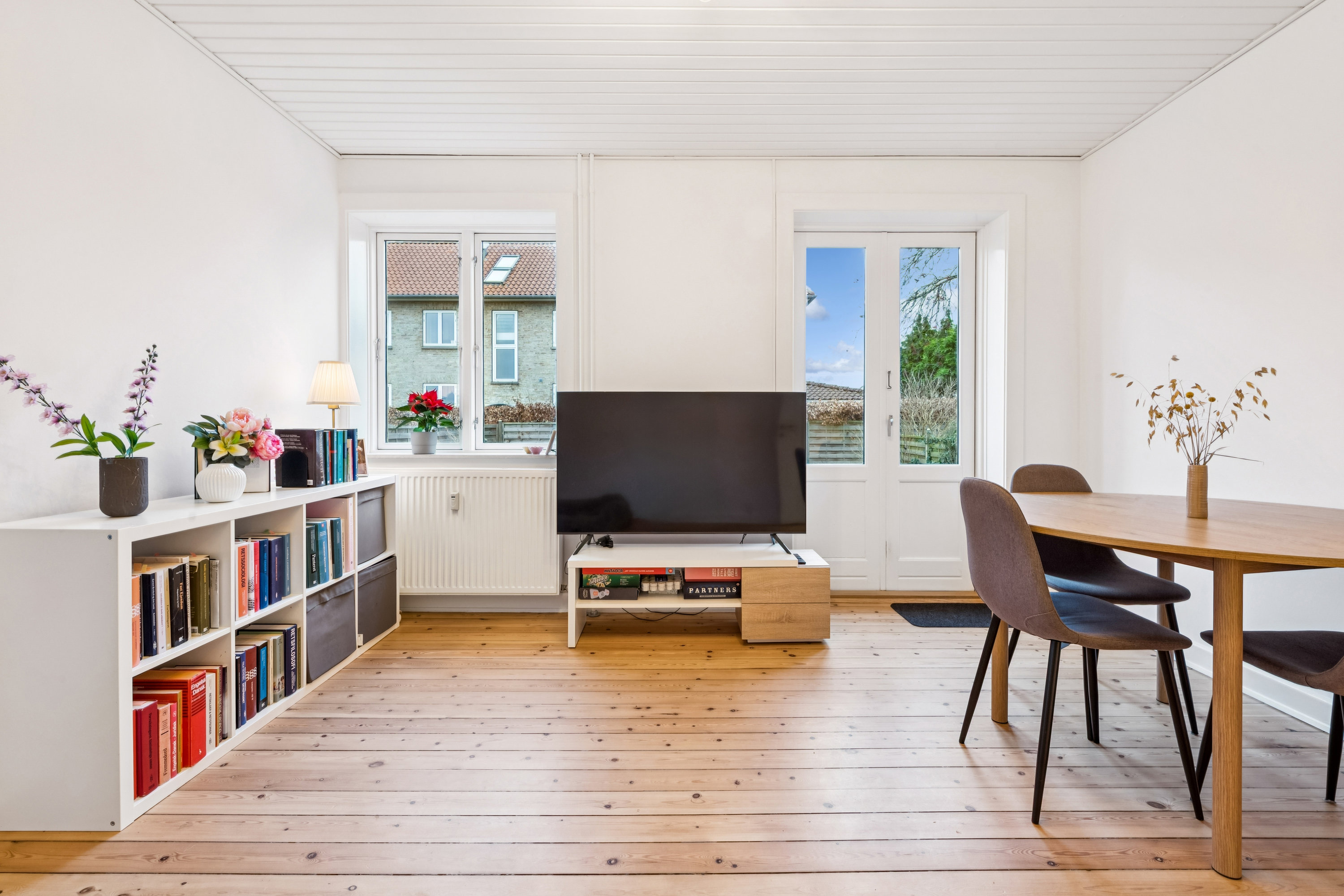 Fremhævet stue billede i fuldskærmstilstand. Billede af Christoffers Alle 88A, st.. mf., 2800 Kongens Lyngby