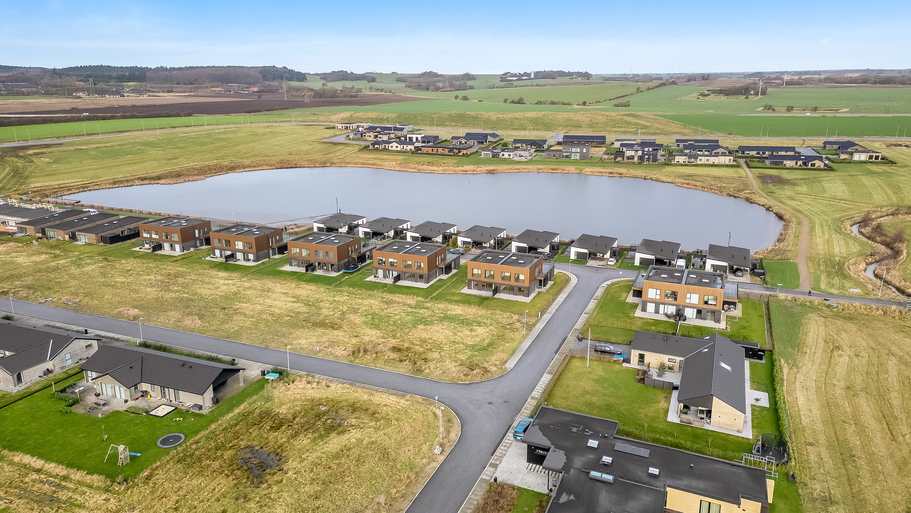 Fremhævet luftfoto billede i fuldskærmstilstand. Billede af Alstrup Søsti 36, 7500 Holstebro