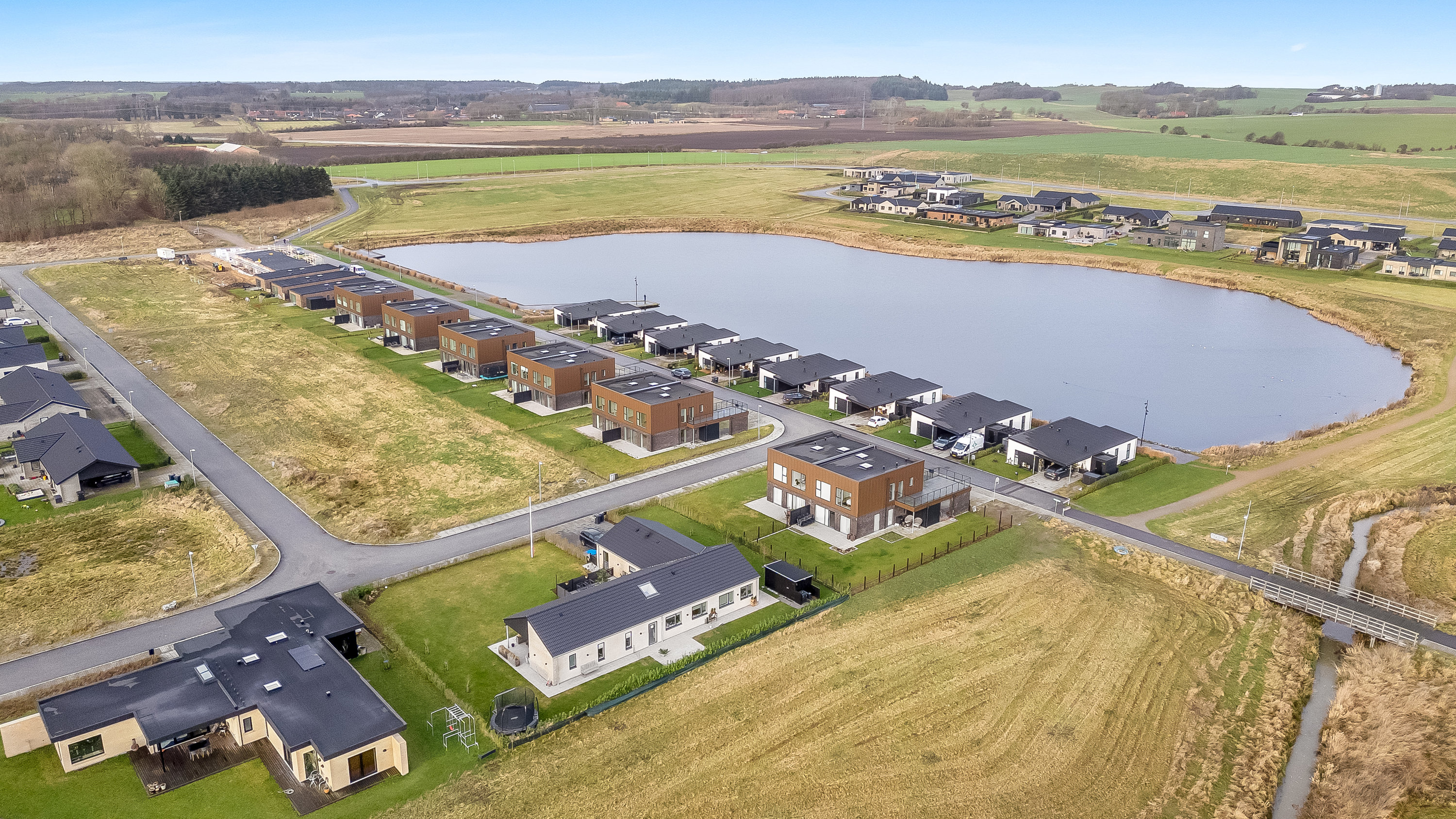 Fremhævet luftfoto billede i fuldskærmstilstand. Billede af Alstrup Søsti 36, 7500 Holstebro