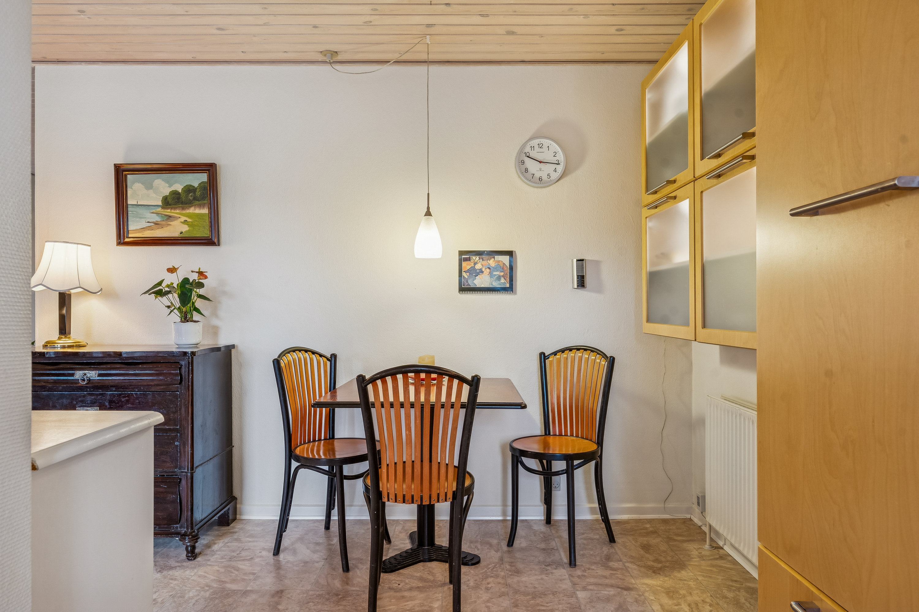 Fremhævet spiseplads billede i fuldskærmstilstand. Billede af Bøgelunden 15, 8722 Hedensted