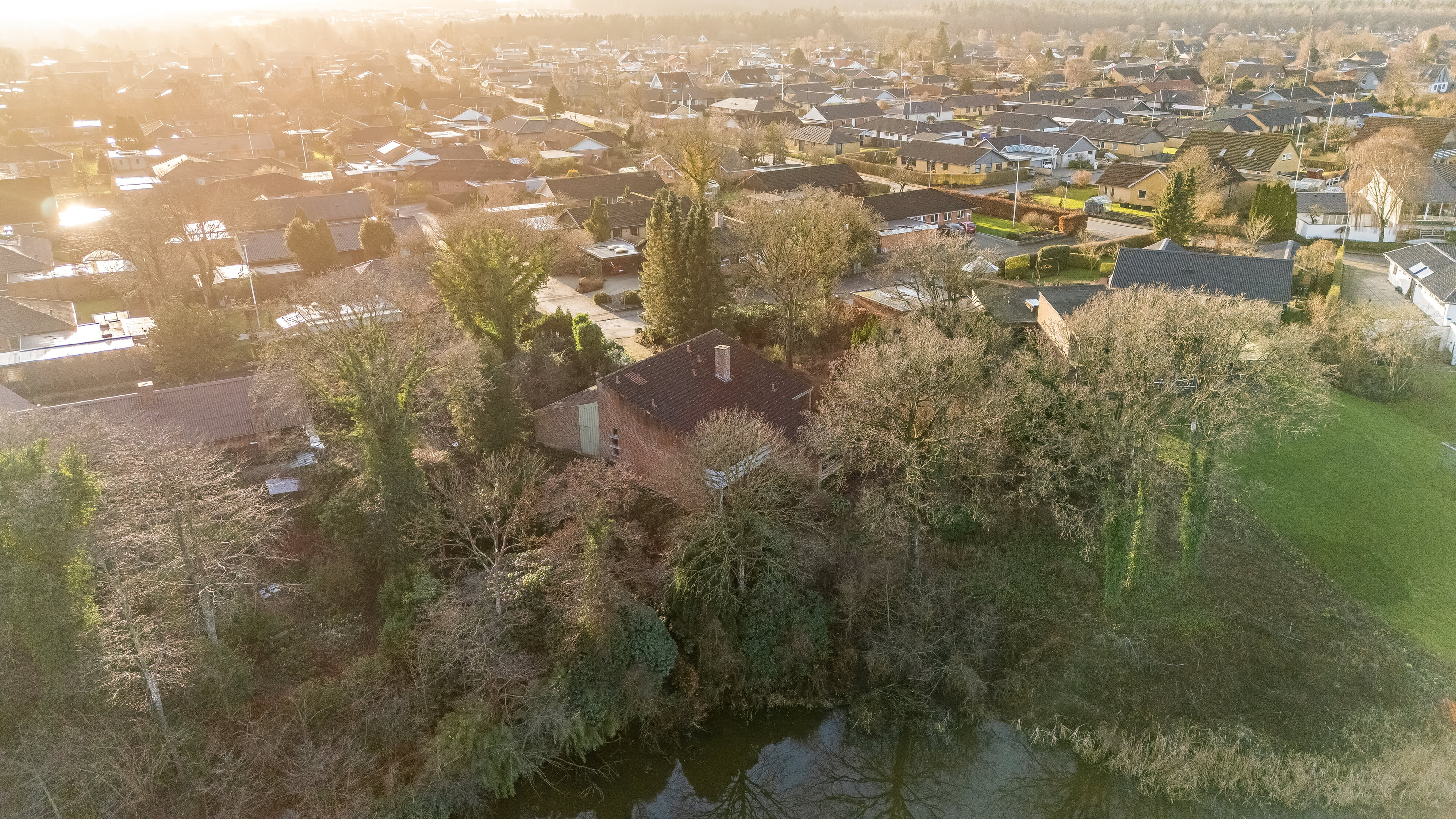 Fremhævet luftfoto billede i fuldskærmstilstand. Billede af Egevej 5, Mejdal, 7500 Holstebro