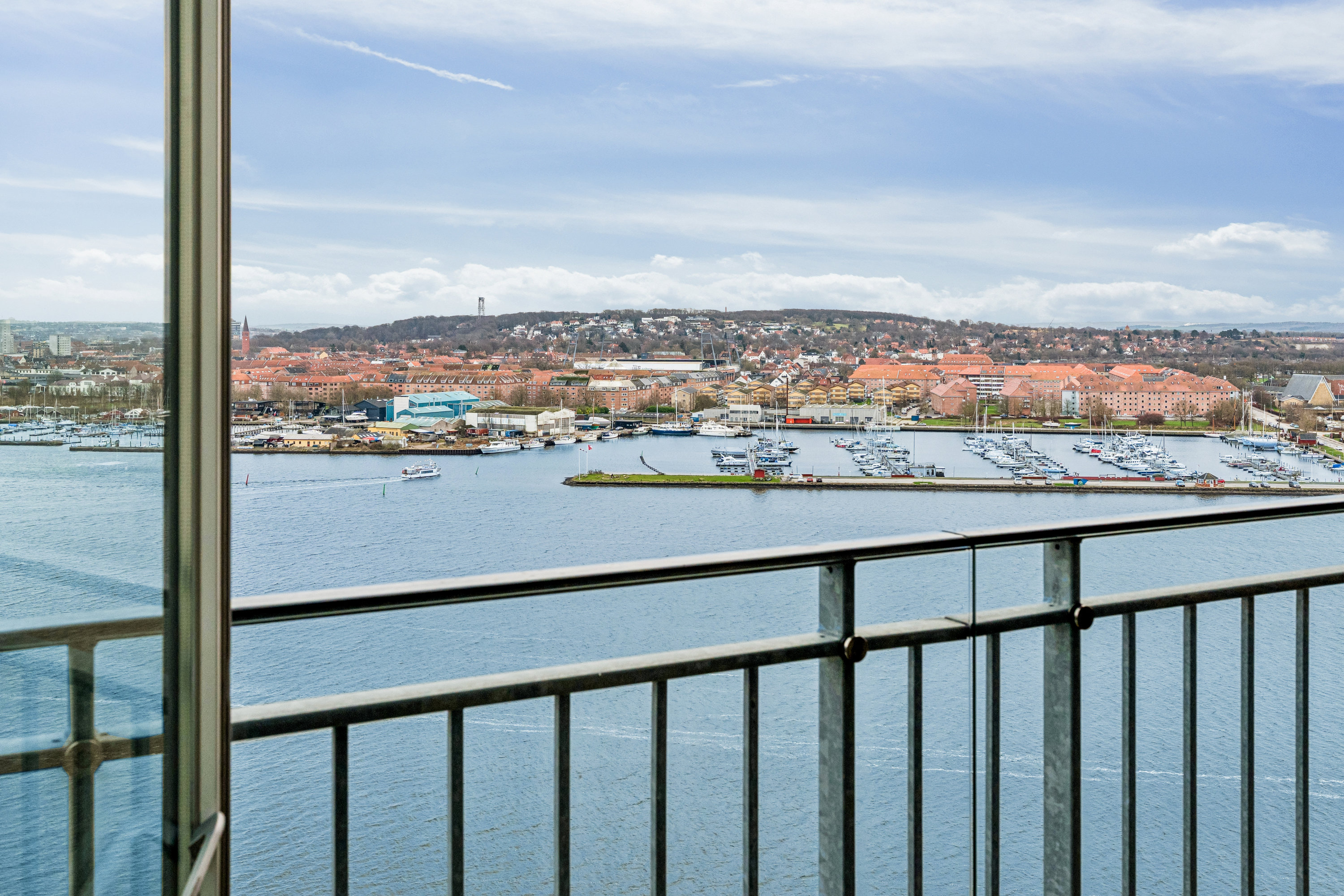 Fremhævet udsigt billede i fuldskærmstilstand. Billede af Lindholm Brygge 30, 15. 2., 9400 Nørresundby