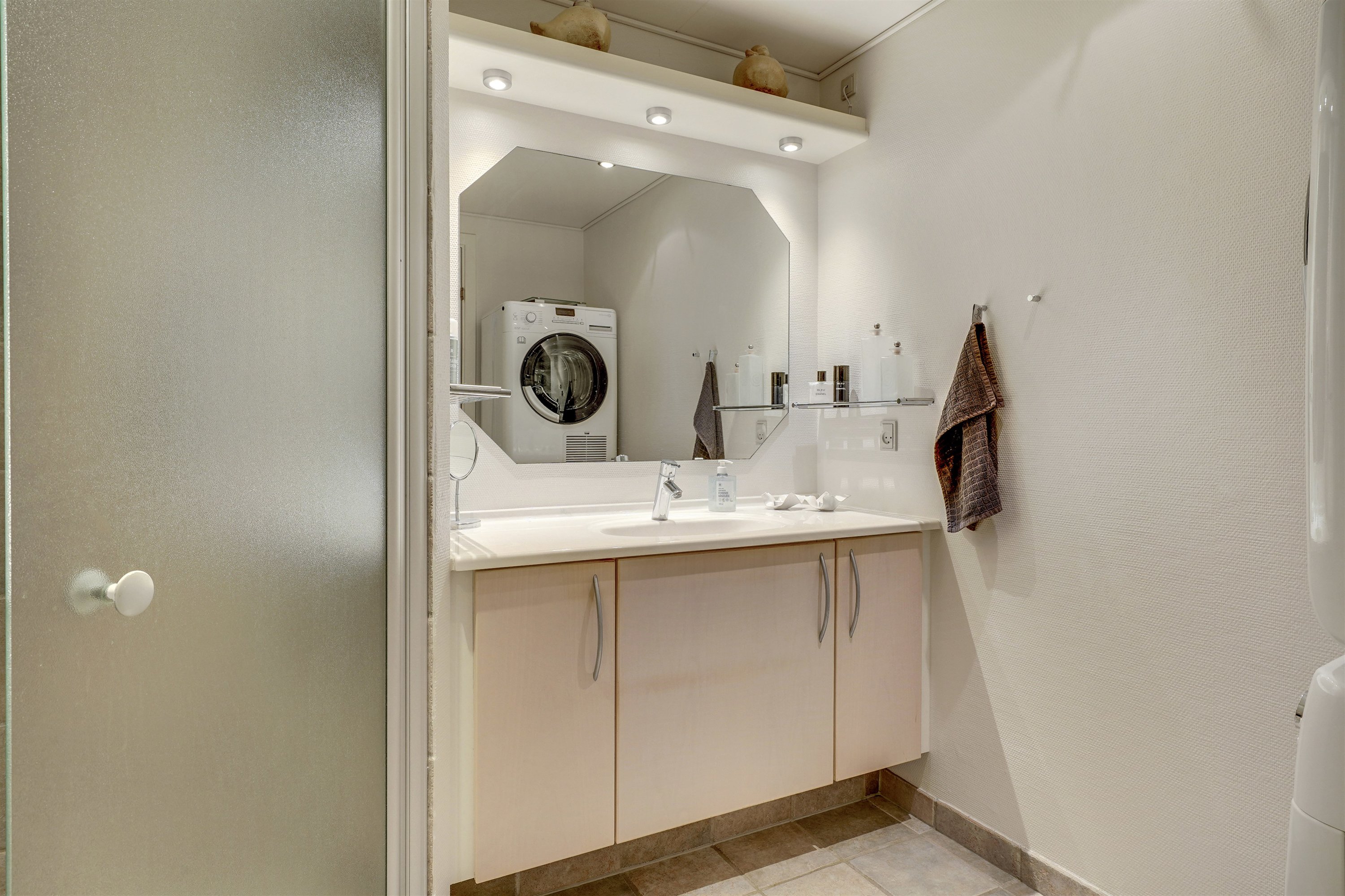 Fremhævet badeværelse billede i fuldskærmstilstand. Billede af Østergade 20, 3. 20., 6700 Esbjerg