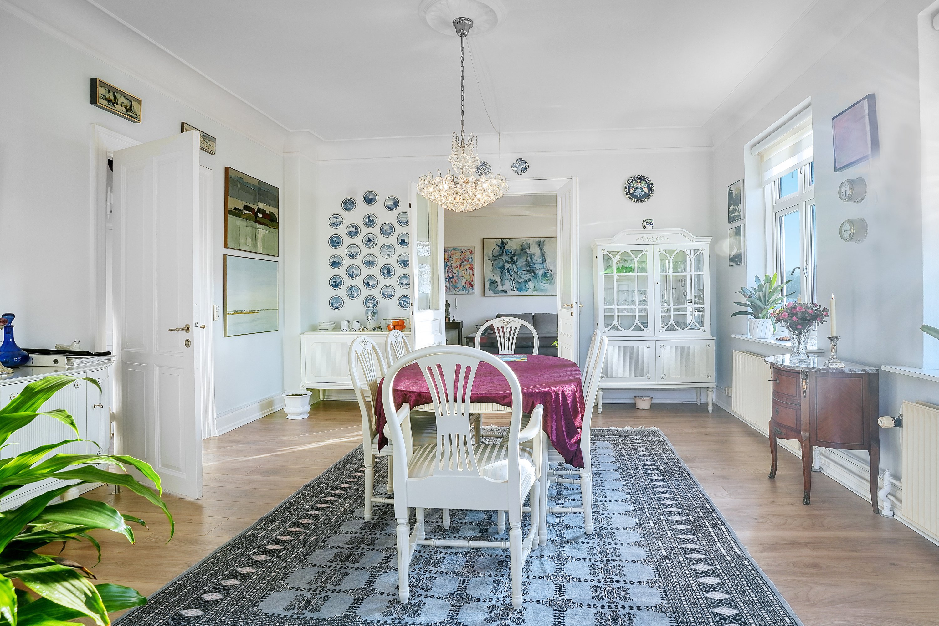 Fremhævet spisestue billede i fuldskærmstilstand. Billede af Københavnsvej 37, 3400 Hillerød