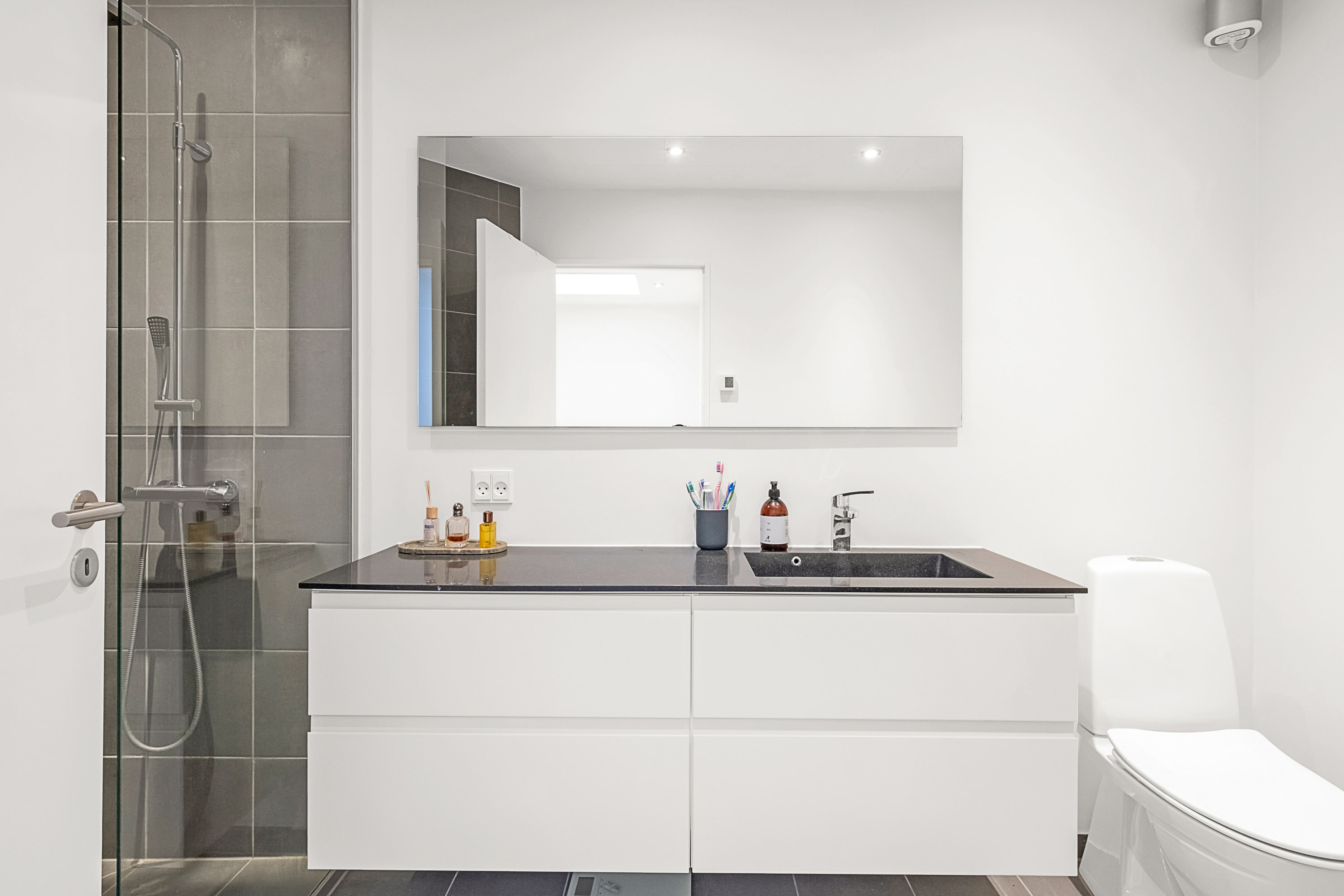 Fremhævet badeværelse billede i fuldskærmstilstand. Billede af Grønnehaven 9, 8520 Lystrup