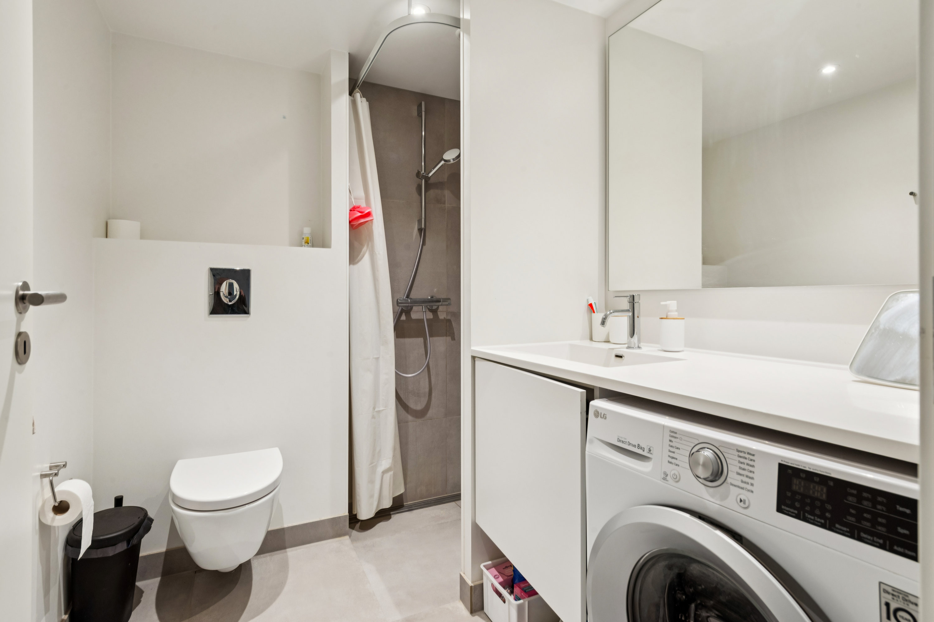 Fremhævet badeværelse billede i fuldskærmstilstand. Billede af Tommerupgade 27, 2. th., Høje Taastrup, 2630 Taastrup