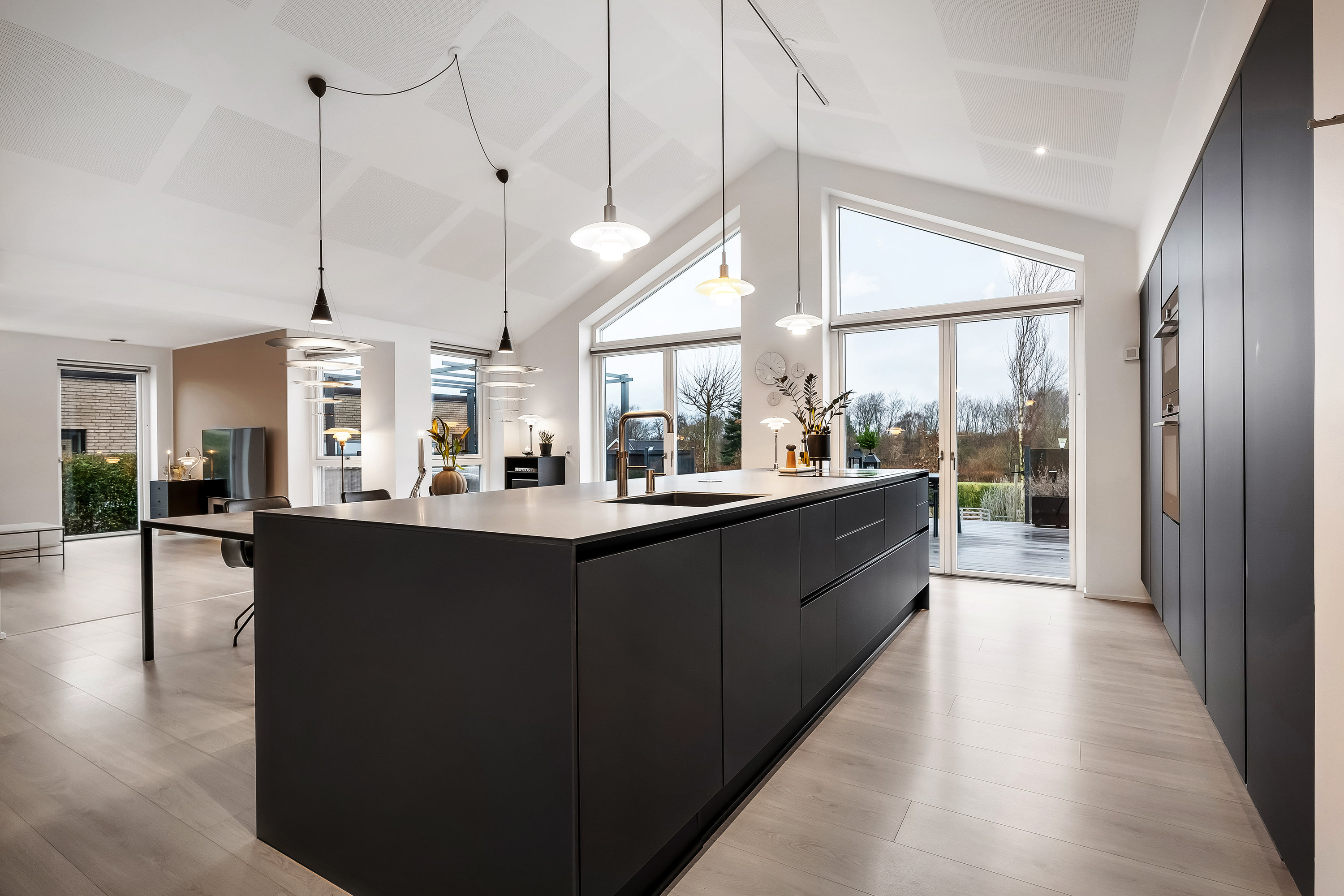 Fremhævet køkken alrum billede i fuldskærmstilstand. Billede af Under Rødtjørnen 18, Halgårde, 7500 Holstebro