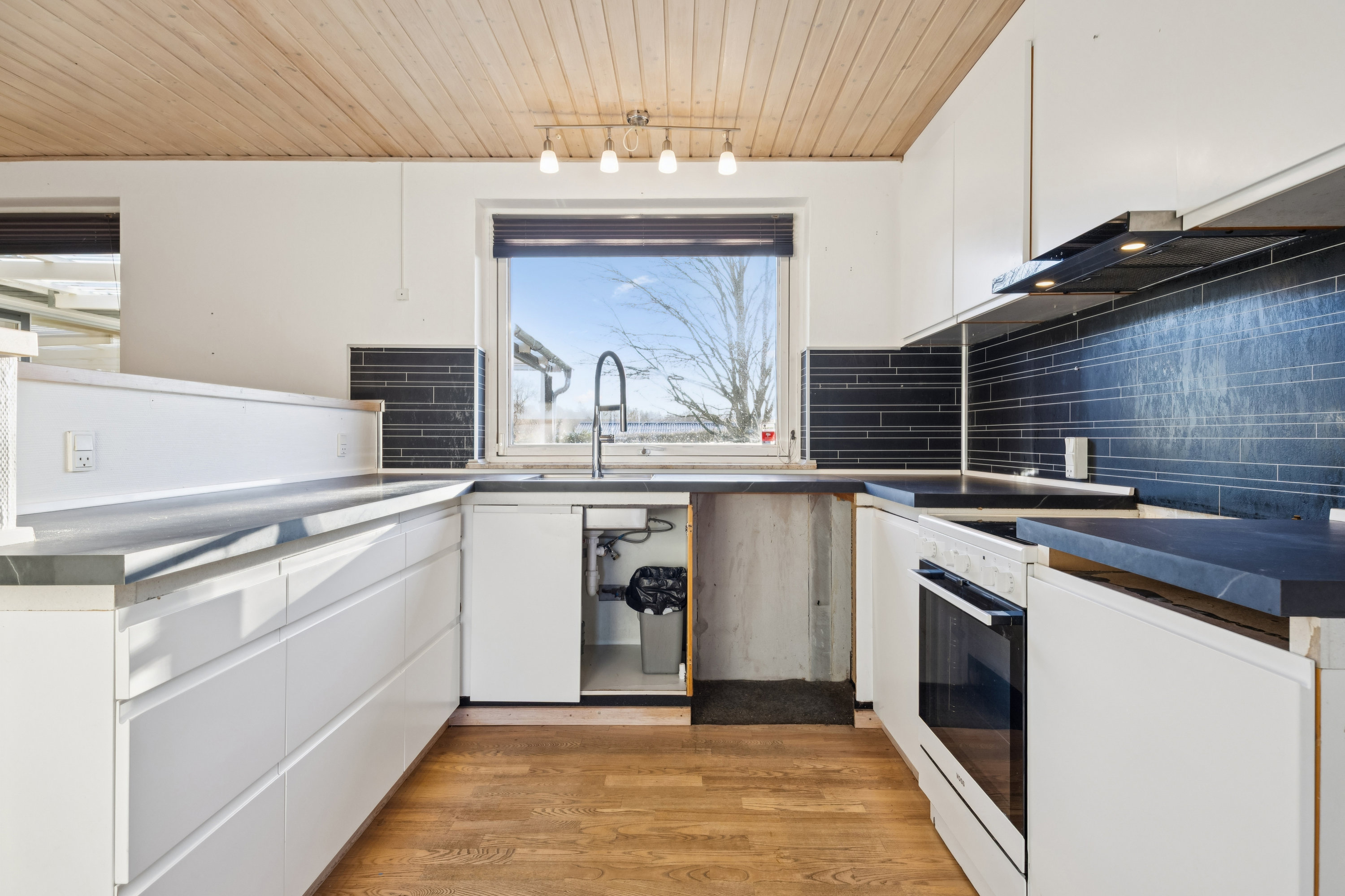 Fremhævet køkken billede i fuldskærmstilstand. Billede af Tværmarksvej 6, 4291 Ruds Vedby