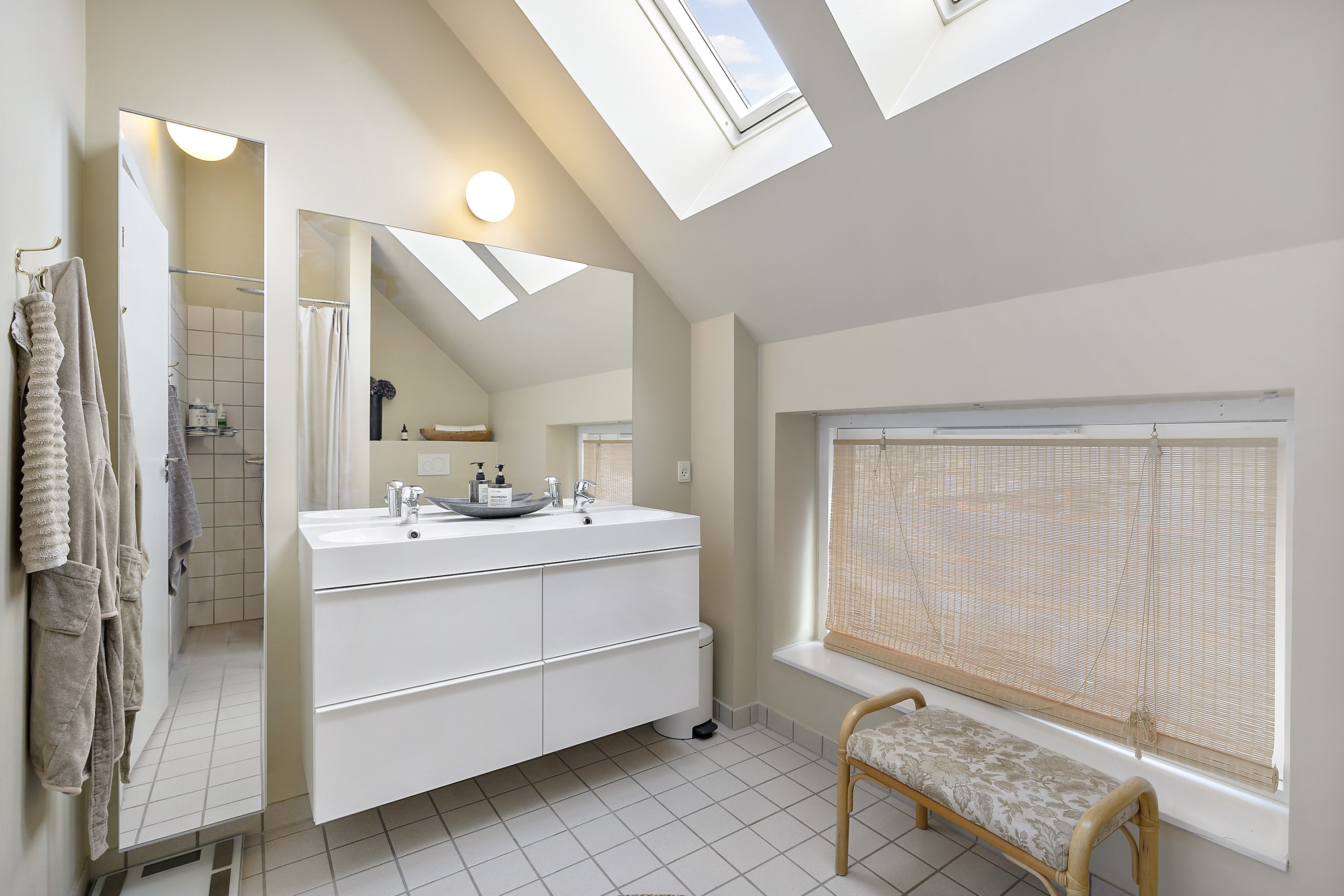 Fremhævet badeværelse billede i fuldskærmstilstand. Billede af Møllevej 2a, 4140 Borup