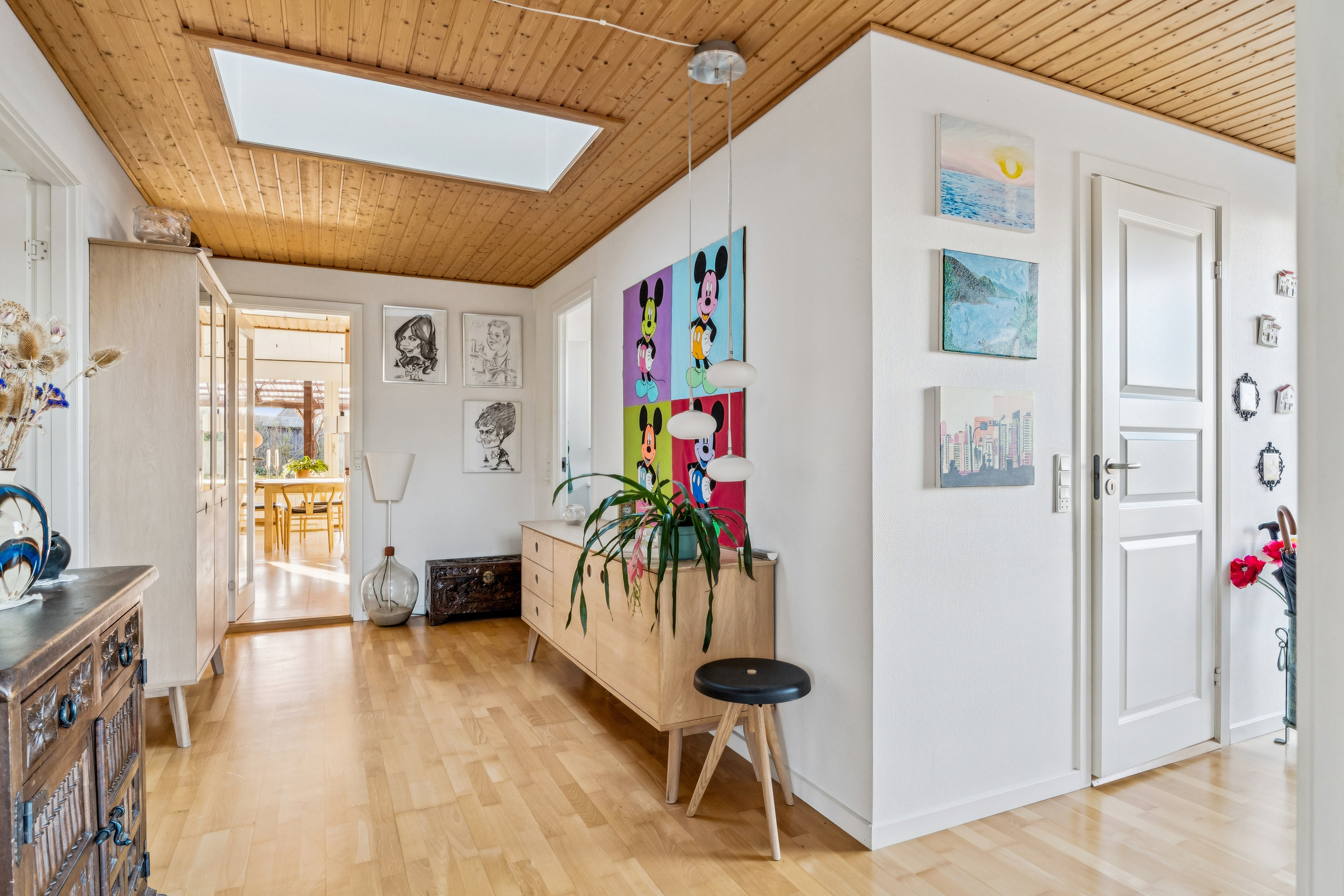 Fremhævet gang billede i fuldskærmstilstand. Billede af Aage Berntsens Alle 19, 2750 Ballerup